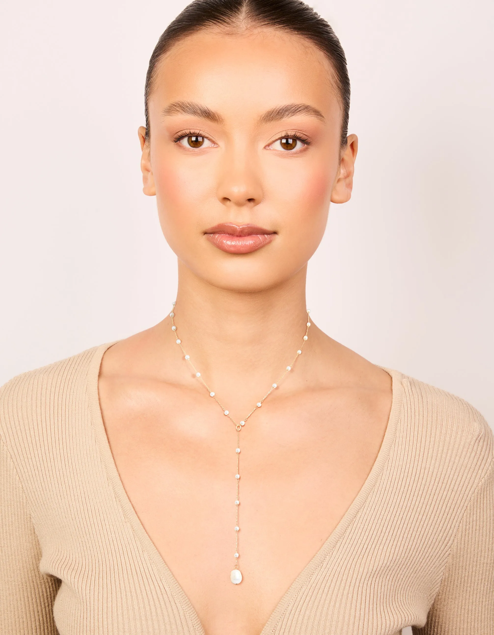 Waterproof Gold Plated Stainless Steel Pearl Y-Necklace sold by lovisa product image thumbnail 3
