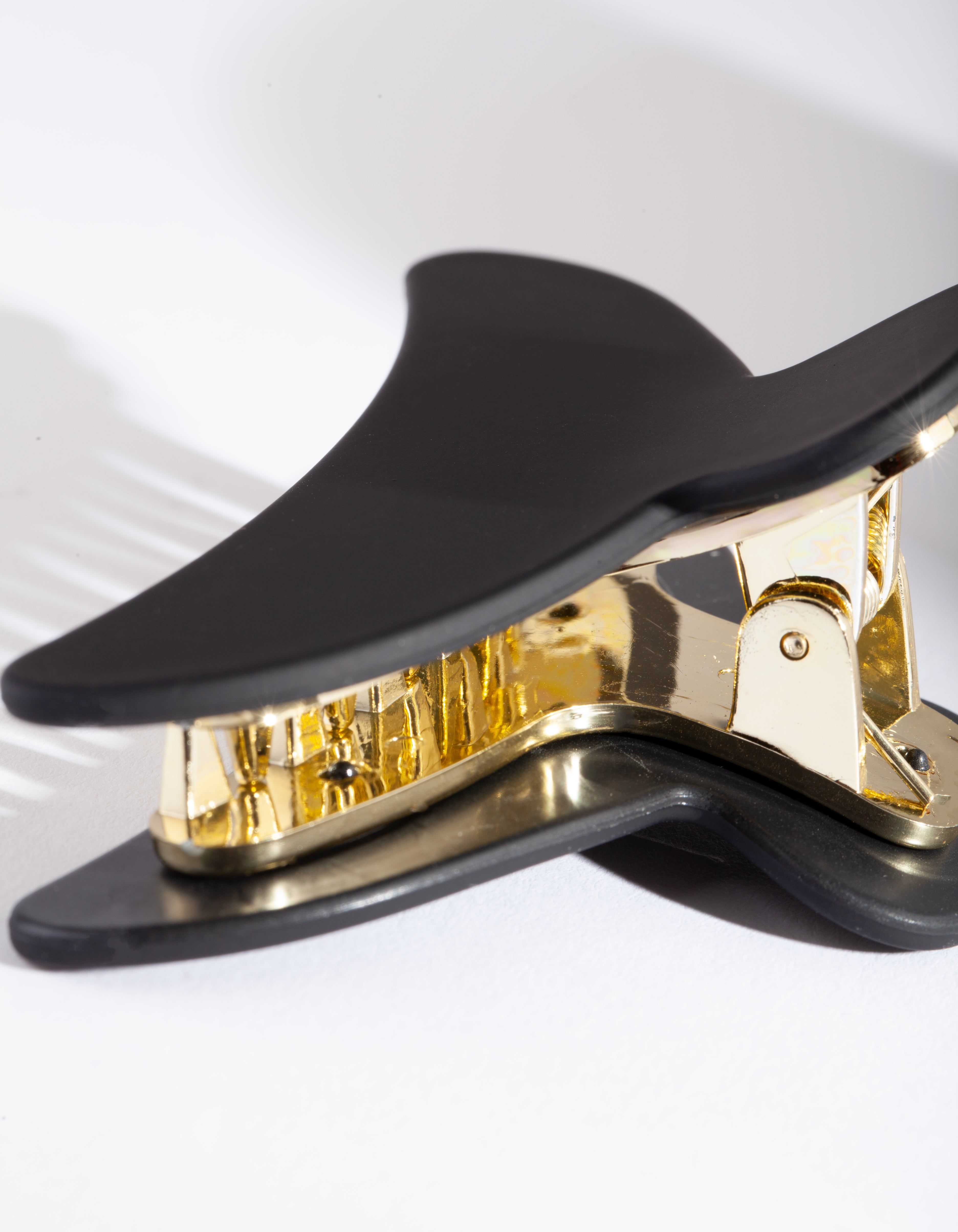 Matte Black Large Claw Clip sold by lovisa product image thumbnail 4