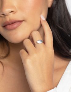 Silver Star & Diamante Signet Ring sold by lovisa
