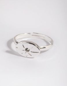 Silver Star & Diamante Signet Ring sold by lovisa