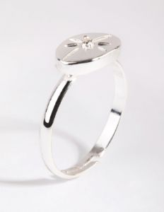Silver Star & Diamante Signet Ring sold by lovisa