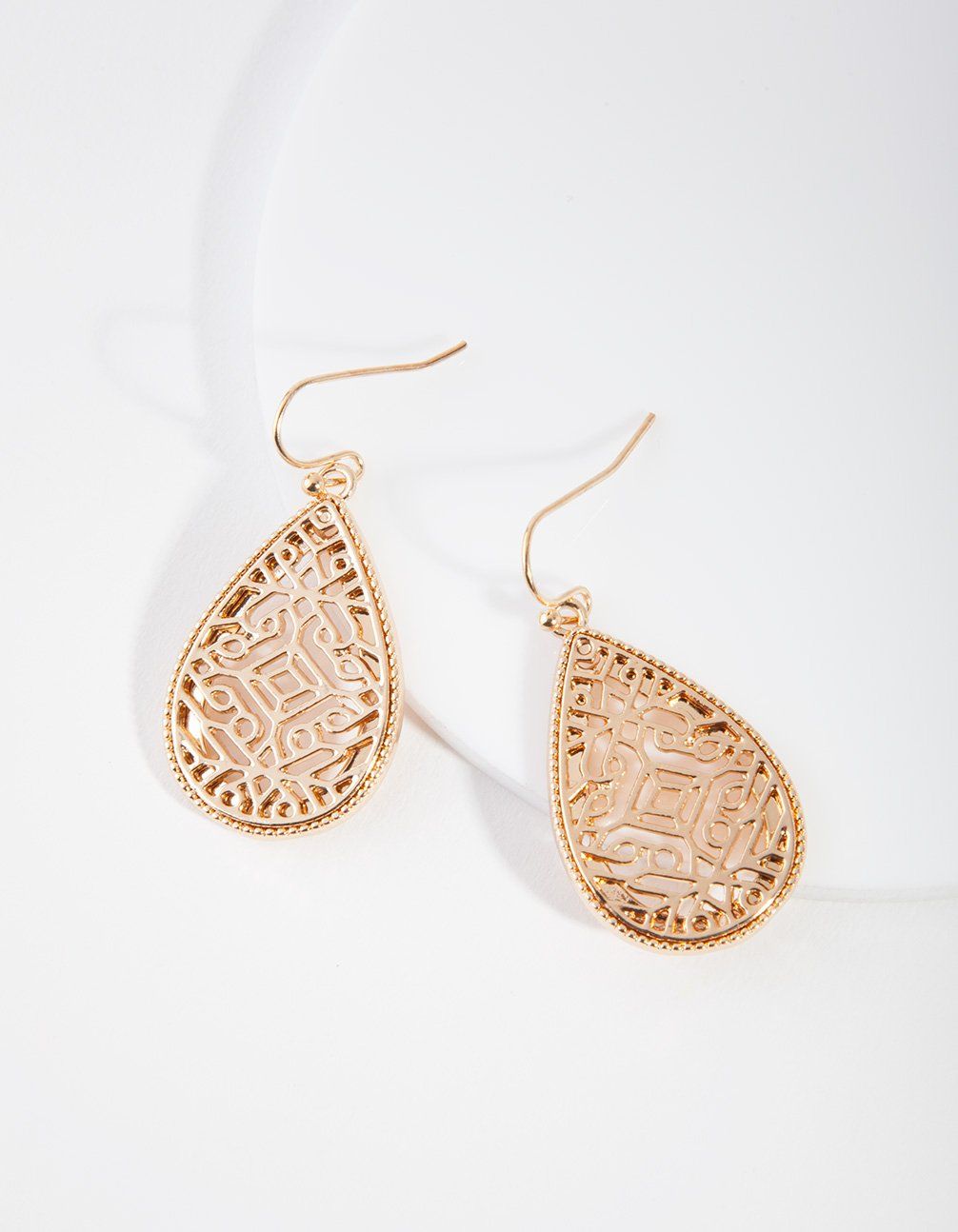 GE SG TEARDROP PTTRN DRP ER sold by lovisa