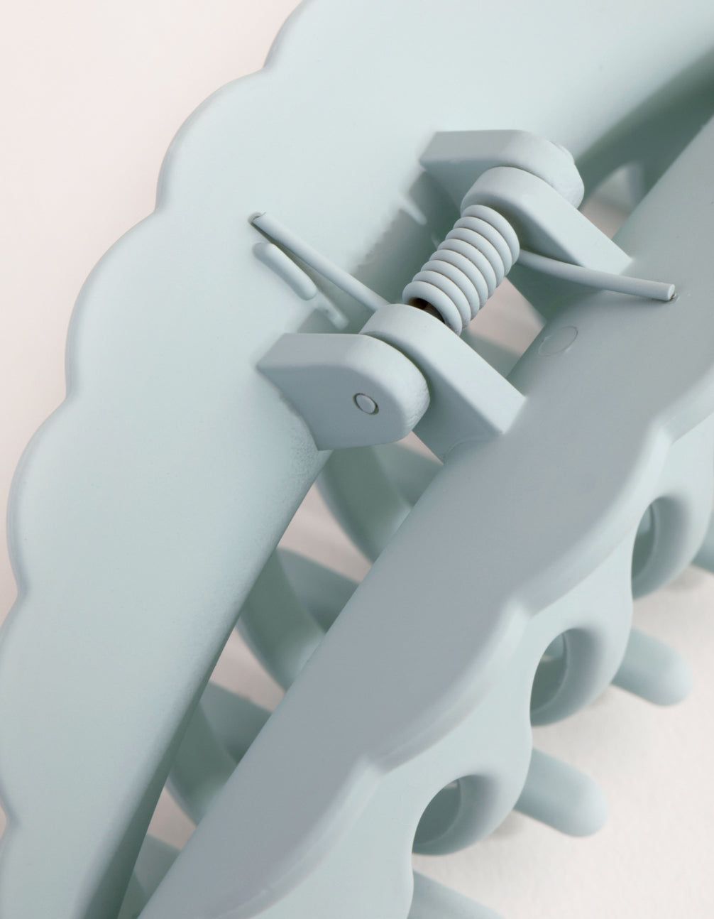 Blue Scalloped Edge Claw sold by lovisa product image thumbnail 3