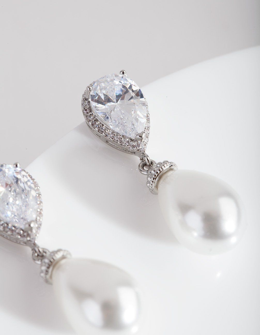 GXM RH EAR & PEARL DRP ER sold by lovisa product image thumbnail 4