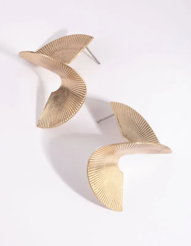 Gold Wavy Arch Stud Earrings sold by lovisa