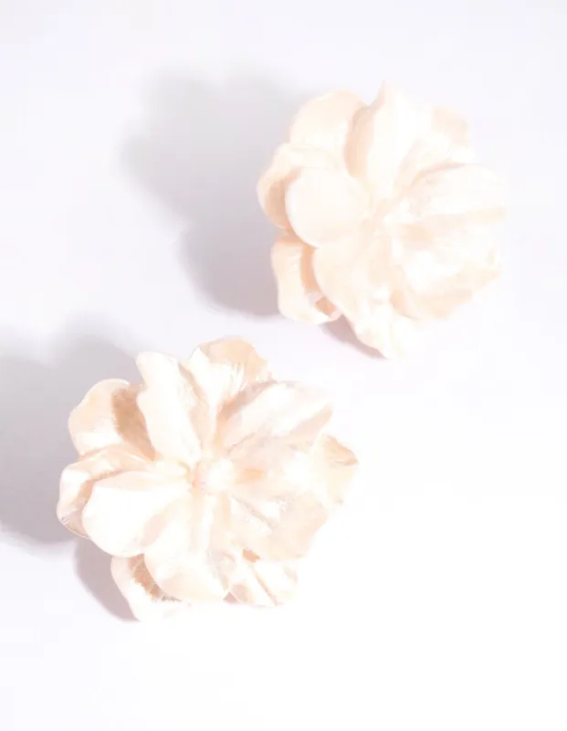 Matte Blush Daisy Petal Stud Earrings sold by lovisa