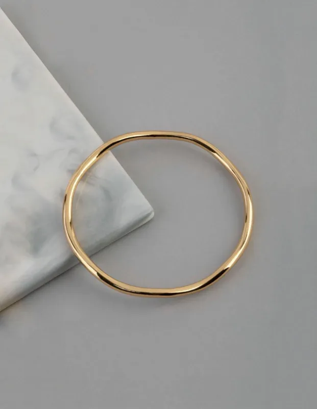 18ct Gold Plated Brass 3.5mm Wavey Bangle sold by lovisa