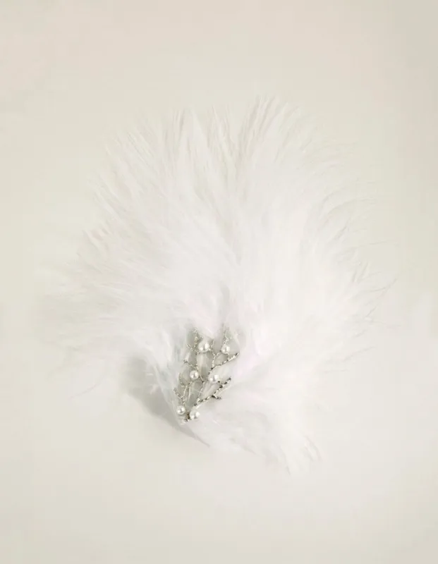 Statement Branch & Feather Clip sold by lovisa