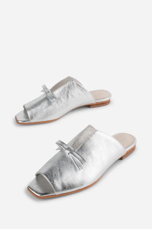 PALACE SQUARE TOE FLAT made by Intentionally Blank