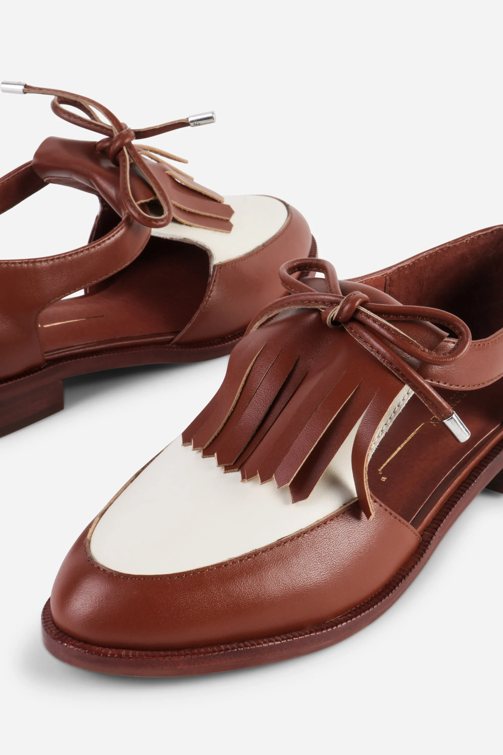 TOCK CUTOUT TASSEL OXFORD sold by Intentionally Blank product image thumbnail 4