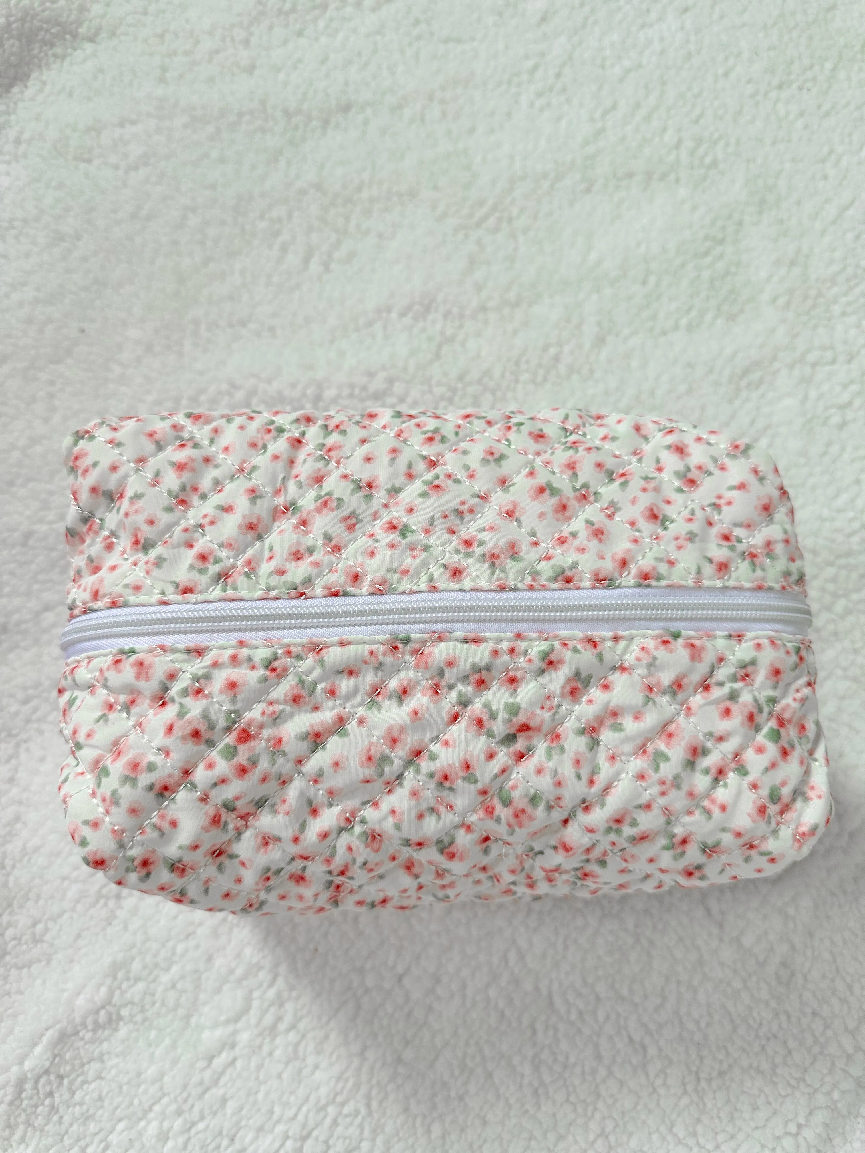 Large Miley Quilted Handmade Travel Bag sold by Sunkissed Coconut product image thumbnail 3