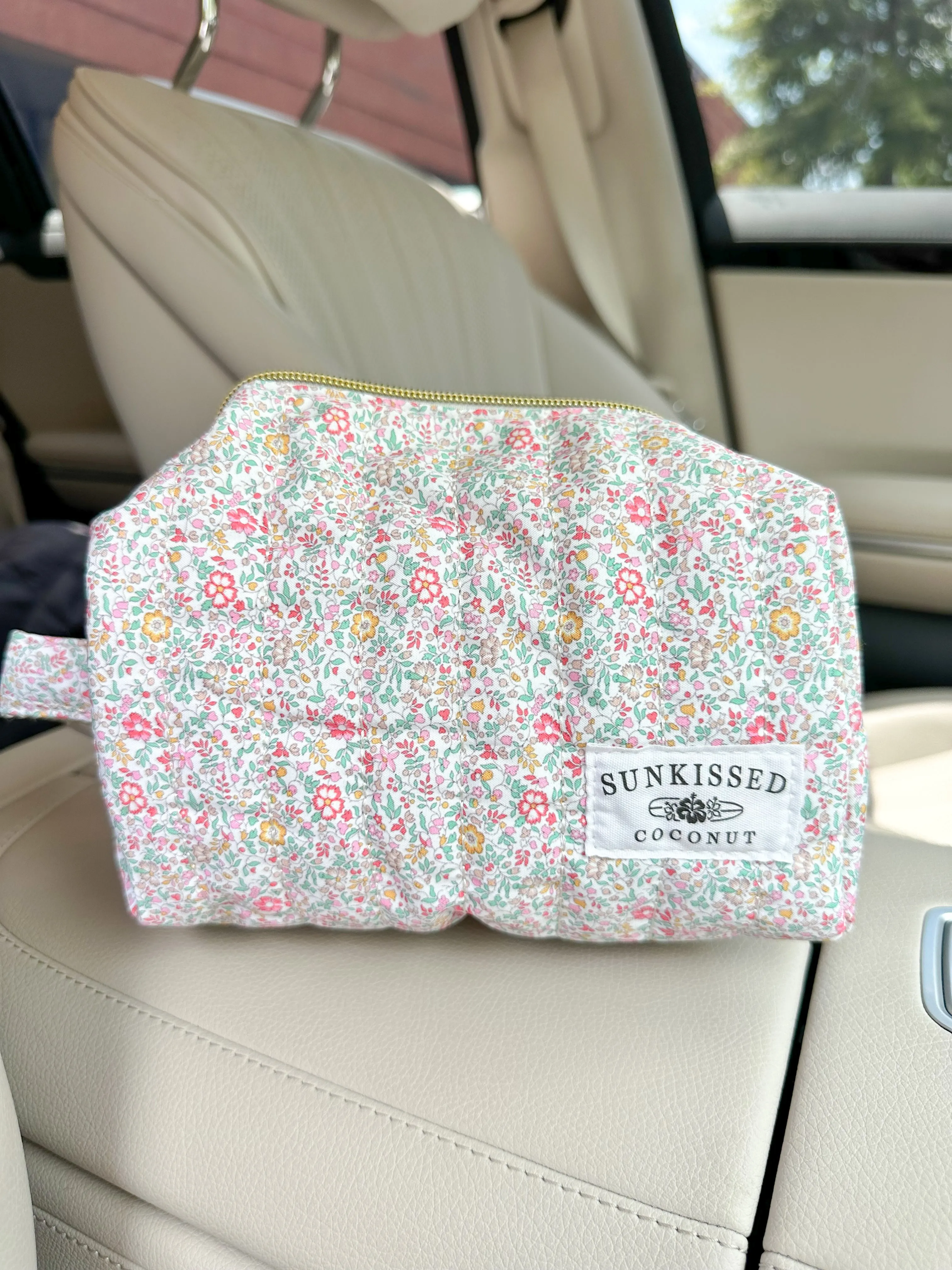 Medium Floral Day In The Park Handmade Handle Bag sold by Sunkissed Coconut product image thumbnail 3