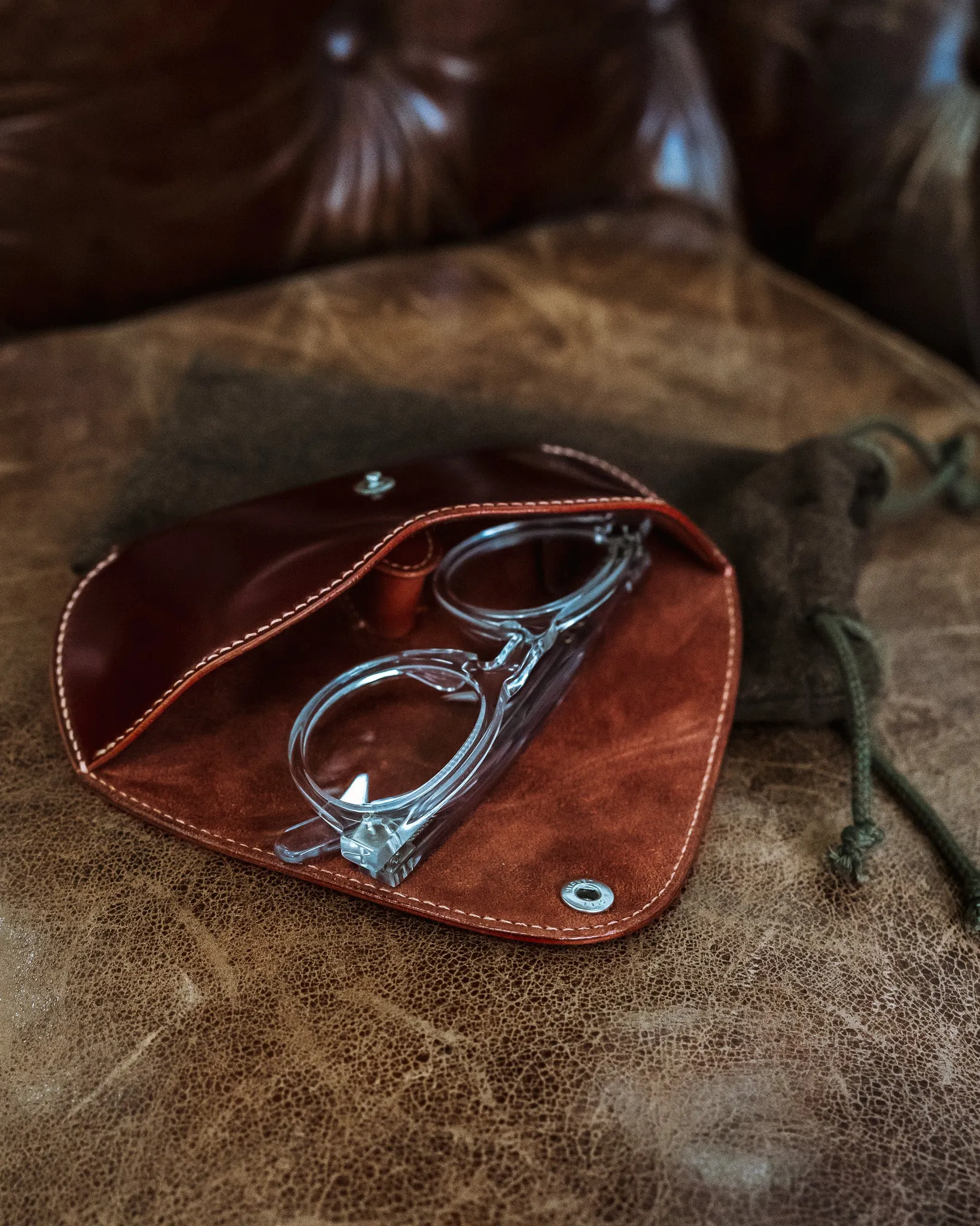 Gizemo Leathers Shell Cordovan Glasses Case - Burgundy sold by Iron Heart product image thumbnail 4