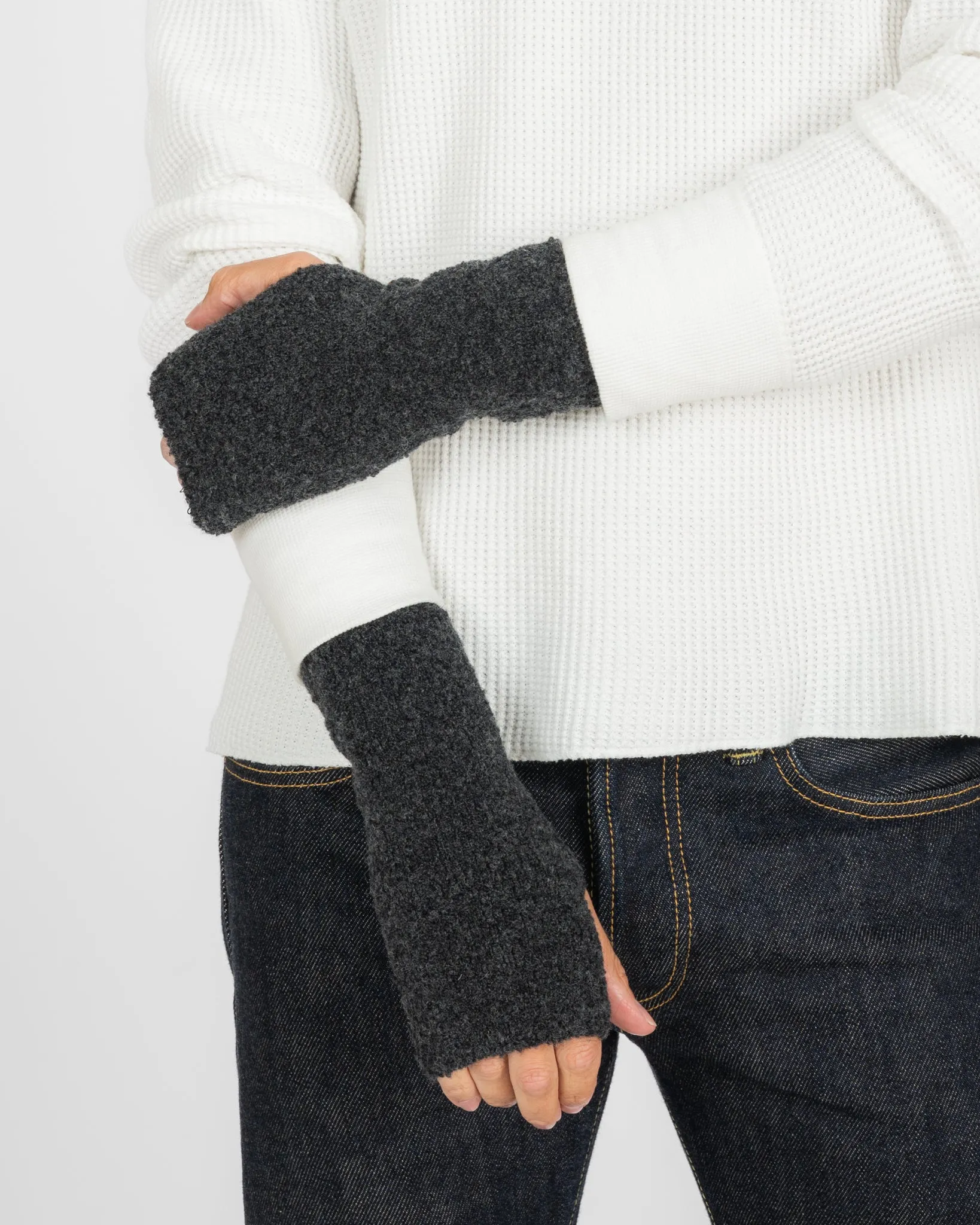 ROTOTO - Seamless Hand Warmer - Charcoal sold by Iron Heart product image thumbnail 2