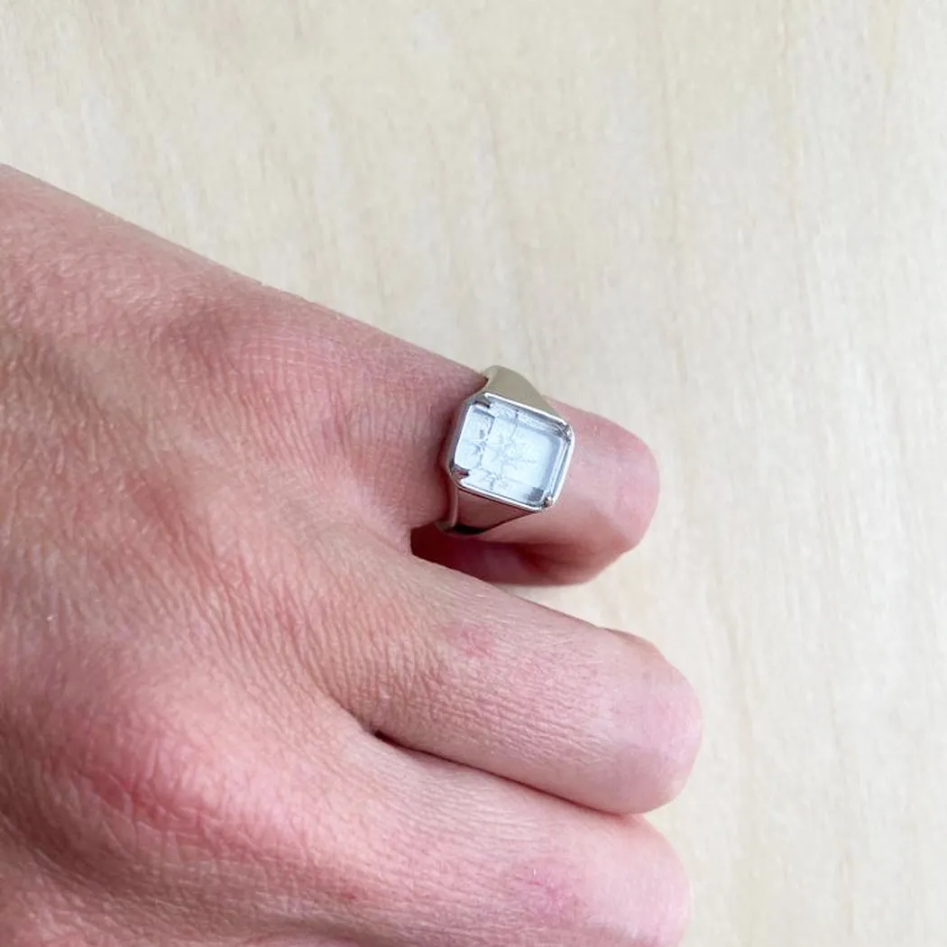 Starburst Clear Vitrine Glass Signet Ring - Size 3 sold by ELA product image thumbnail 2