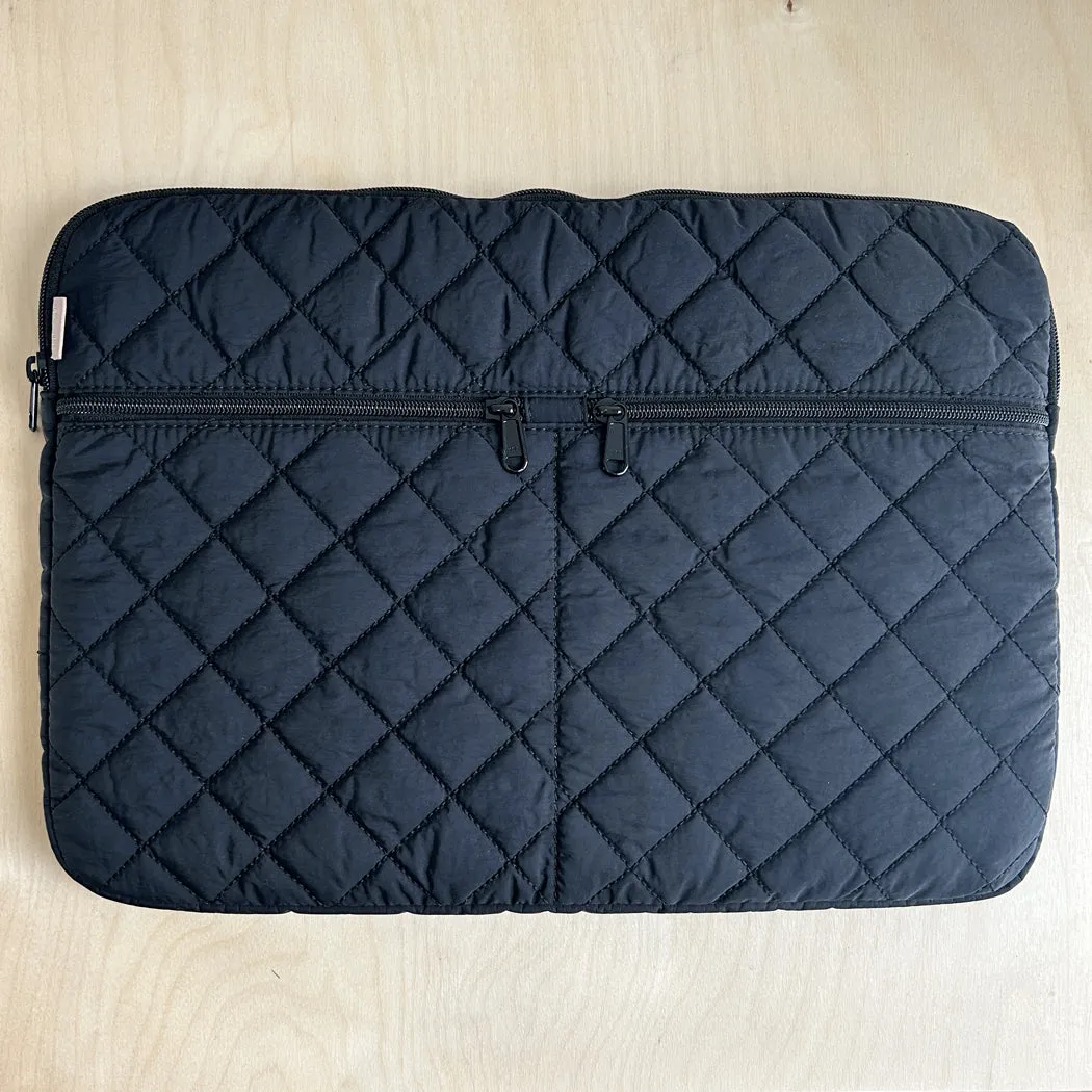 Quilted laptop sleeve - black 15" sold by ELA