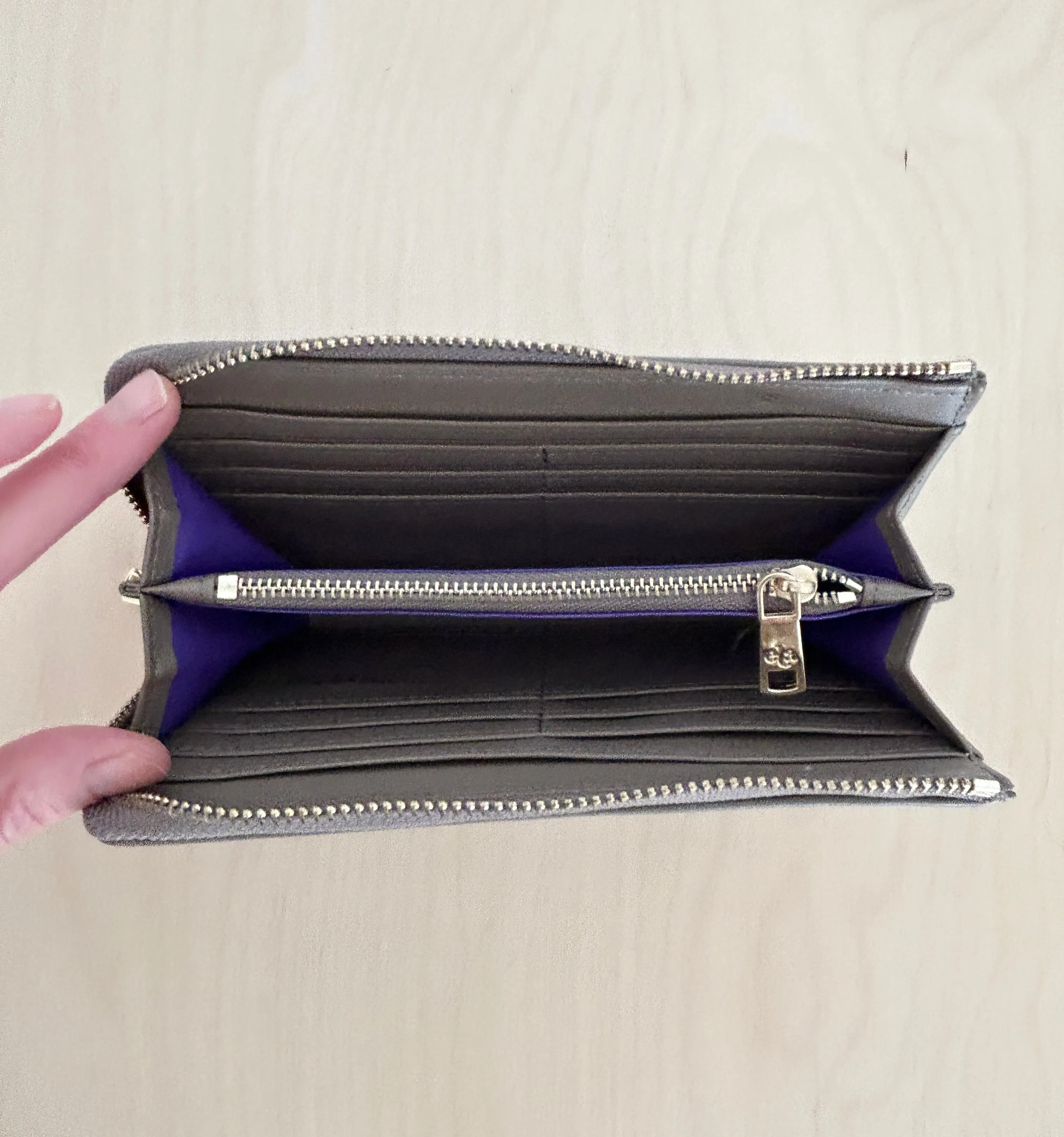 Apple Leather Wallet - Taupe Archive Sale sold by ELA product image thumbnail 3