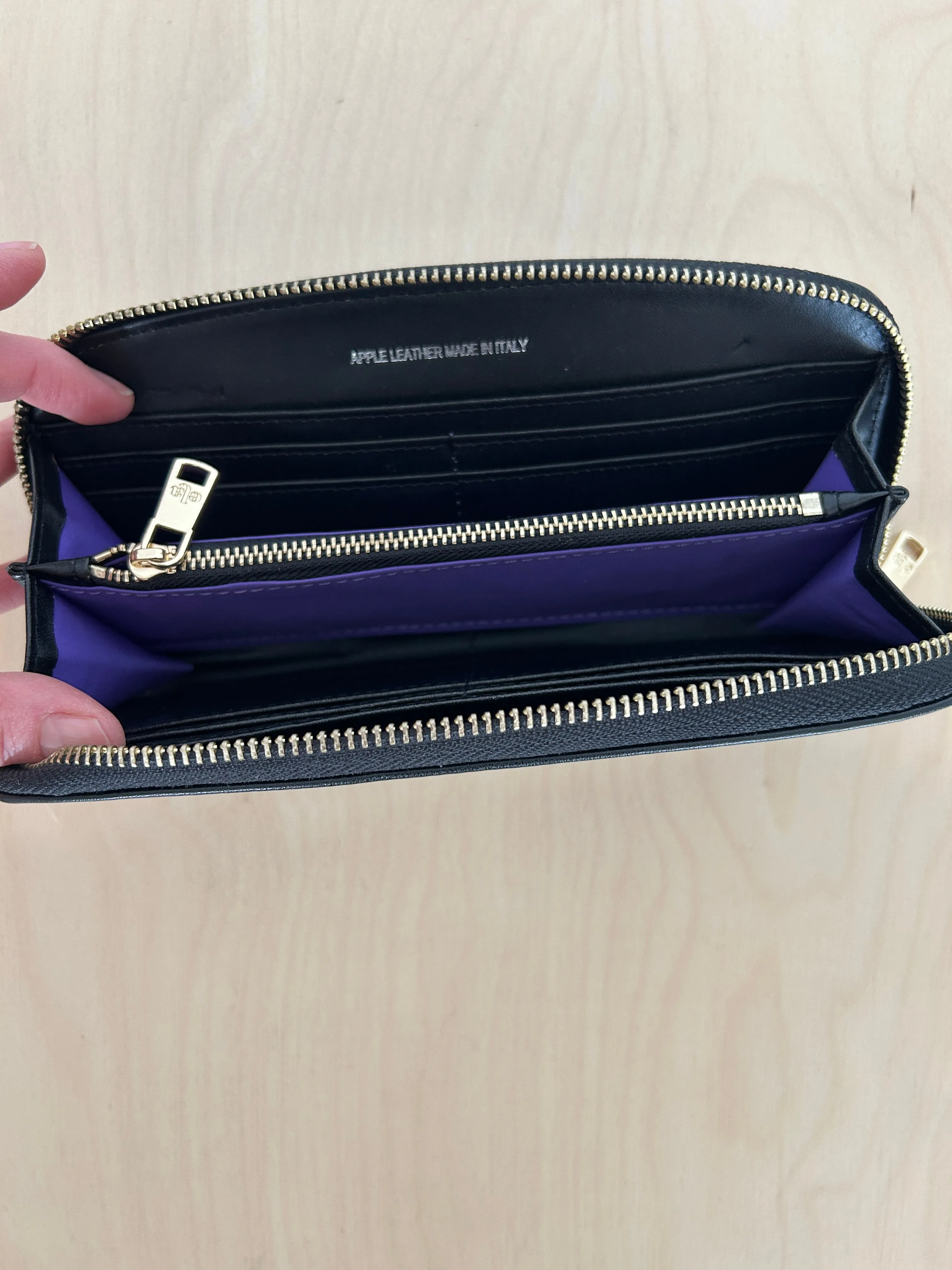 Continental Apple Leather Wallet - Black Archive Sale sold by ELA product image thumbnail 3