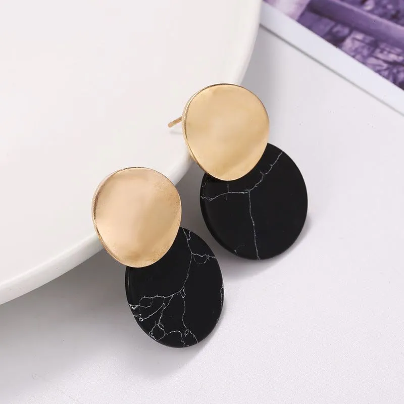 Aurilla Tarandus Pénte Earring sold by Aurilla