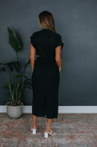 Gwynn Textured Top - Black sold by Wild Oak Boutique