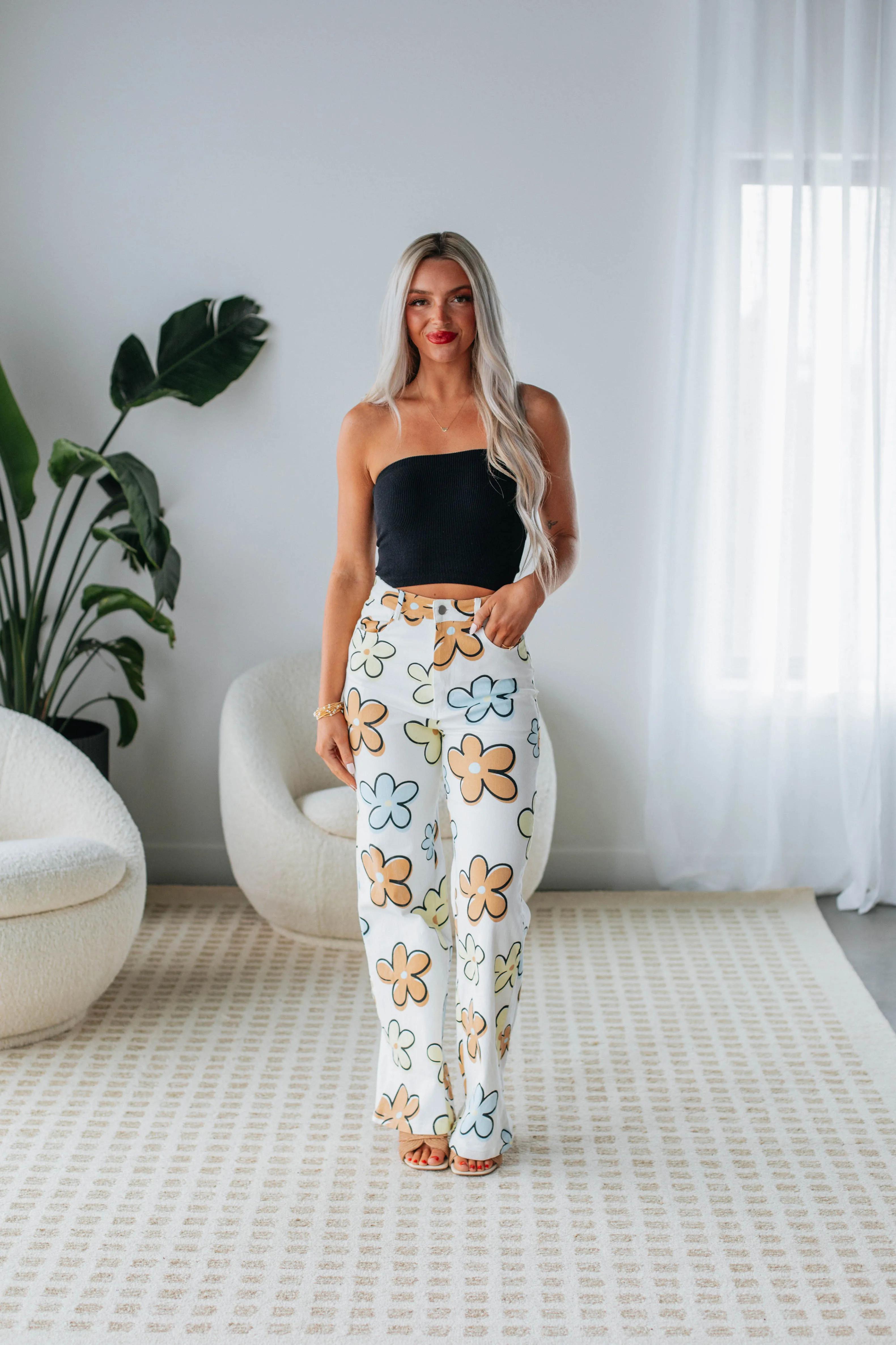 Feelin' Daisy Pants sold by Wild Oak Boutique product image thumbnail 5