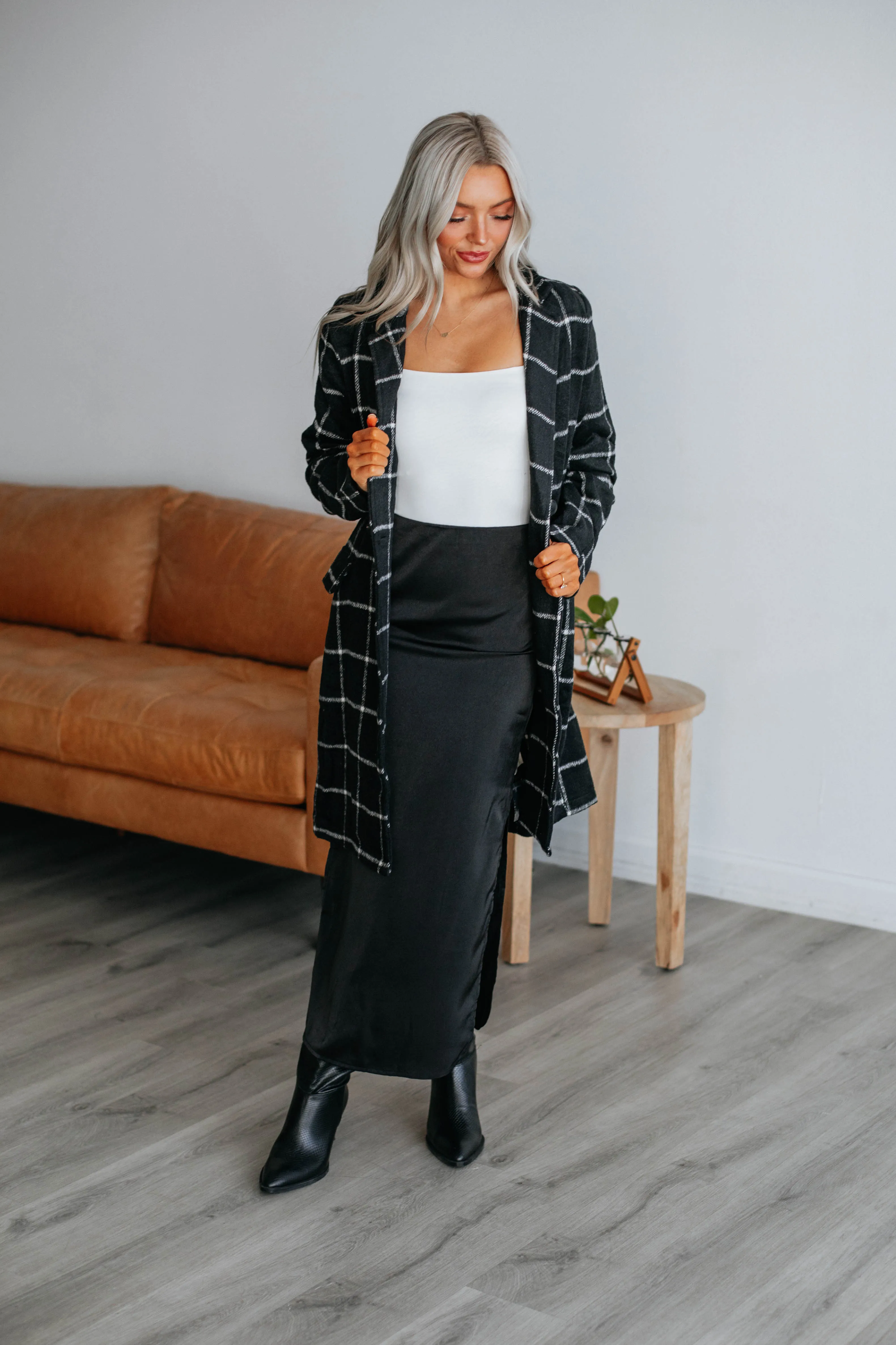 Trixie Coat sold by Wild Oak Boutique product image thumbnail 3