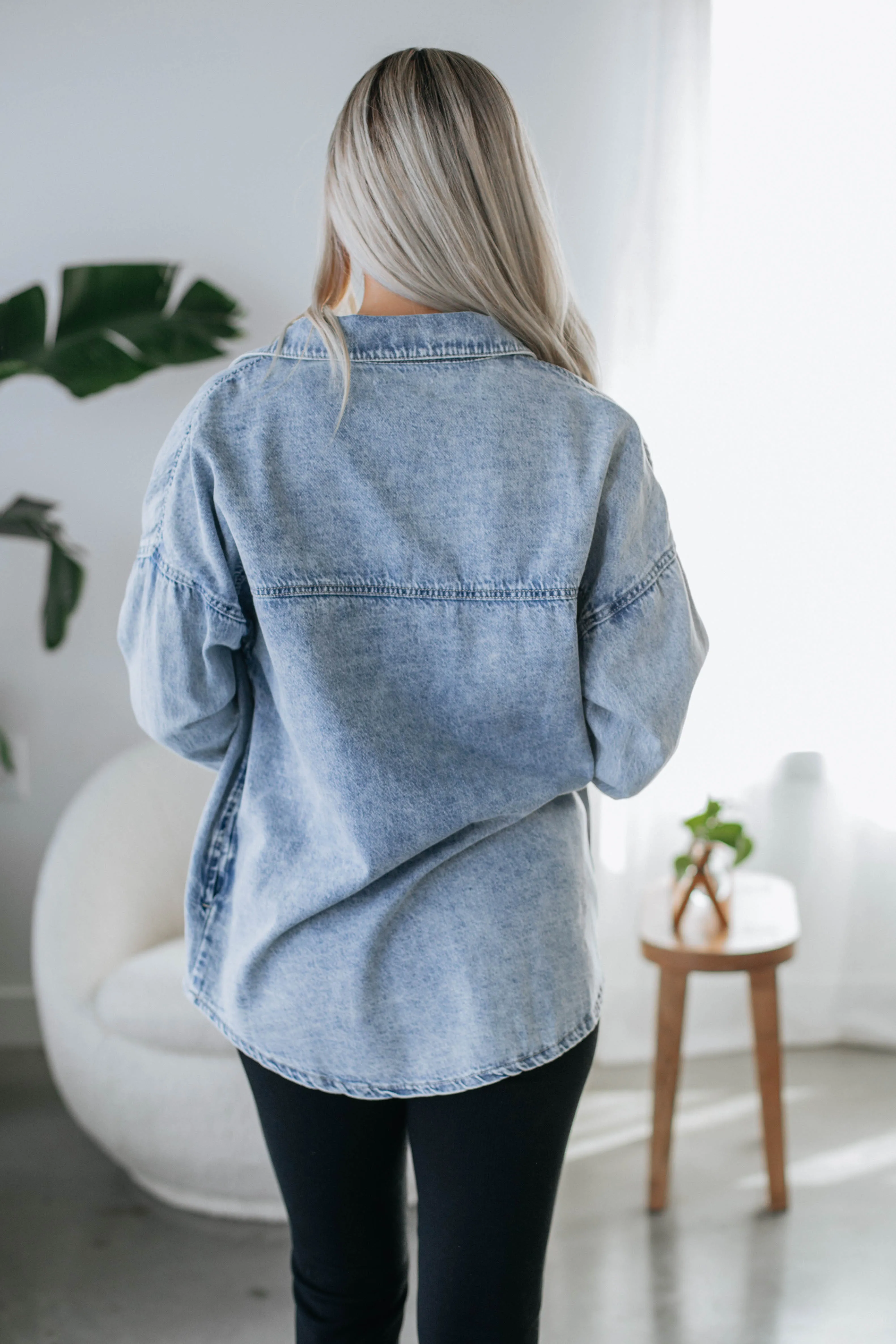 Grayson Risen Denim Shacket - Vintage Light Wash sold by Wild Oak Boutique product image thumbnail 5