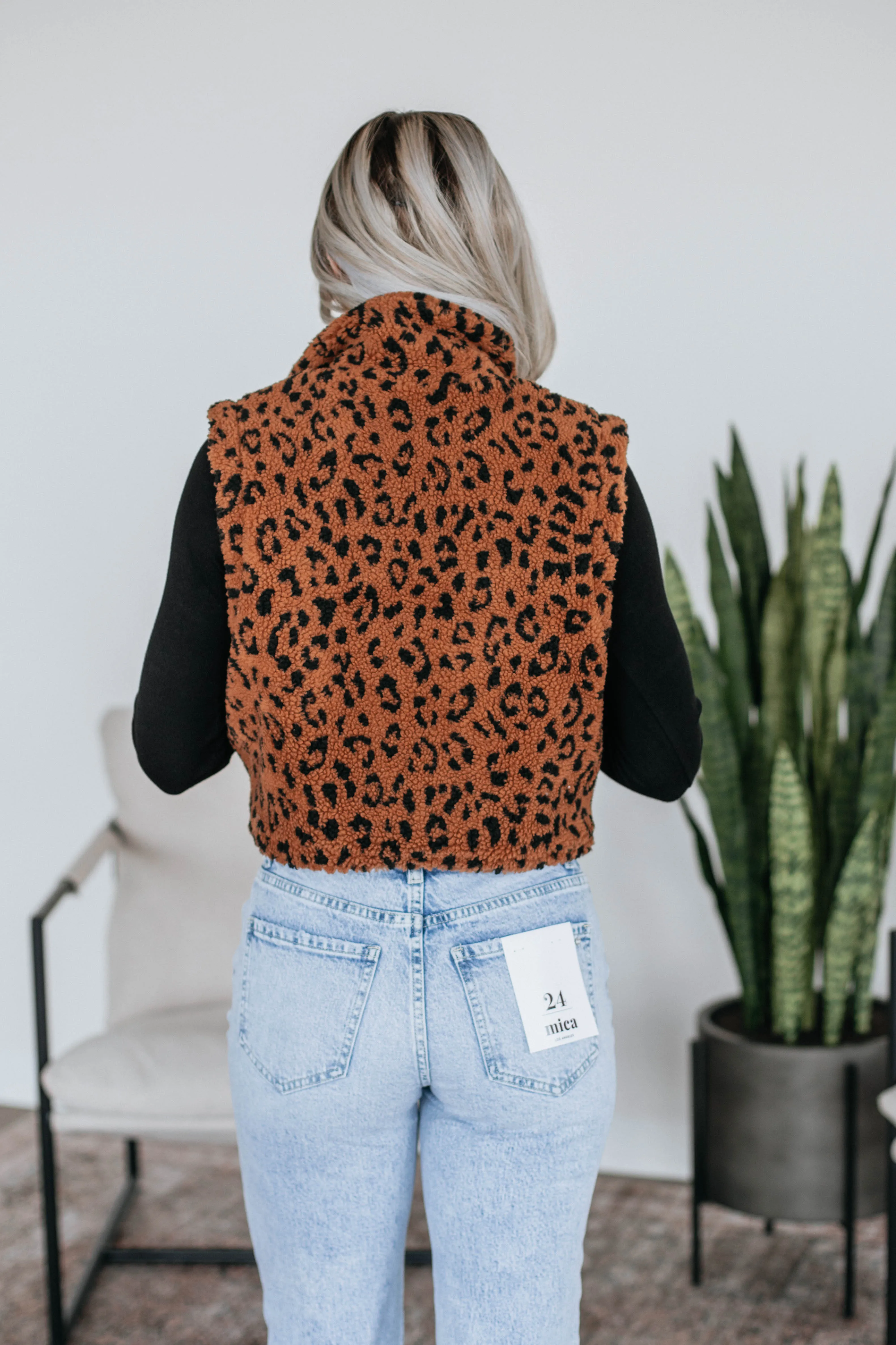 Shaelyn Sherpa Vest sold by Wild Oak Boutique product image thumbnail 5