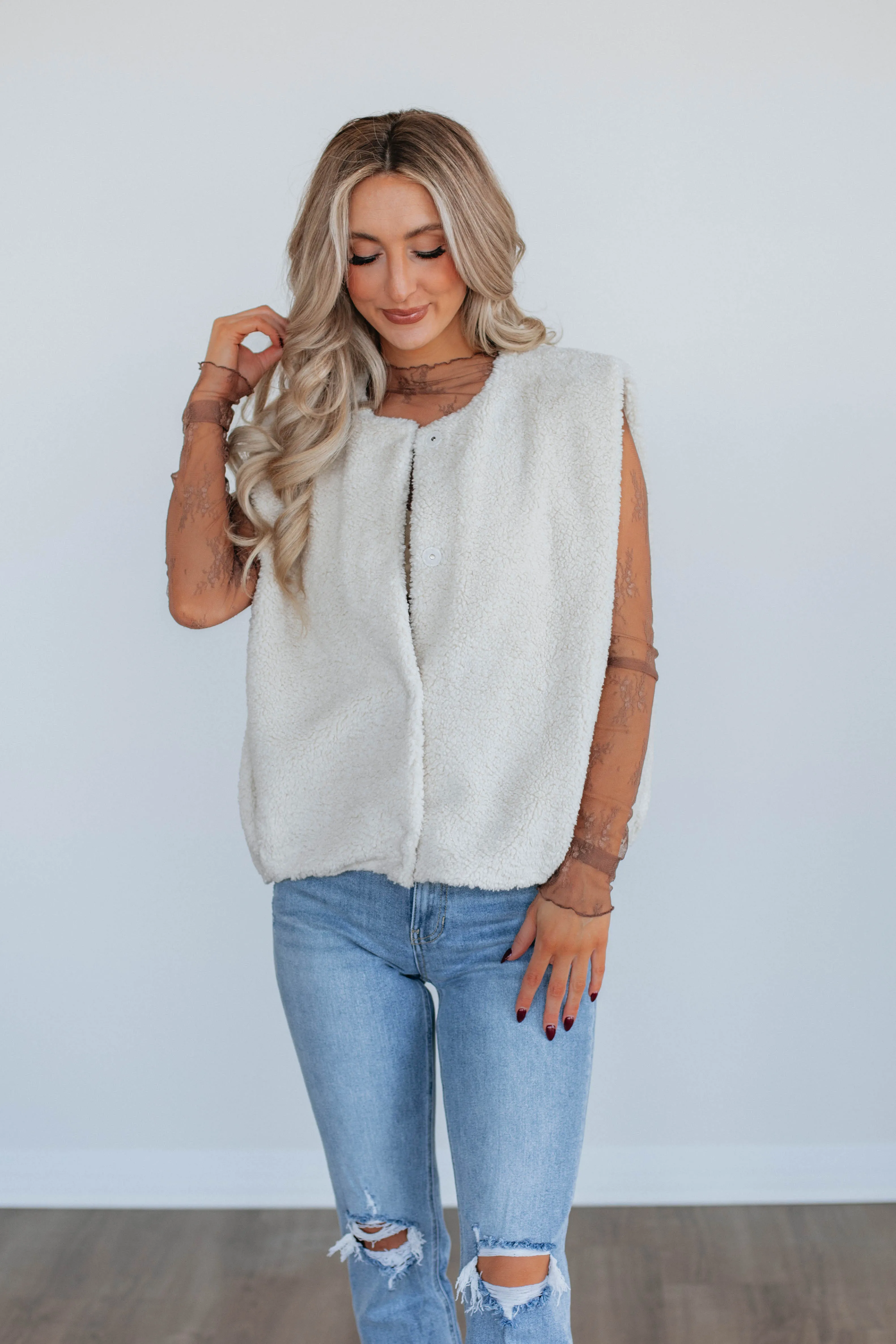 Lukea Sherpa Vest sold by Wild Oak Boutique product image thumbnail 4