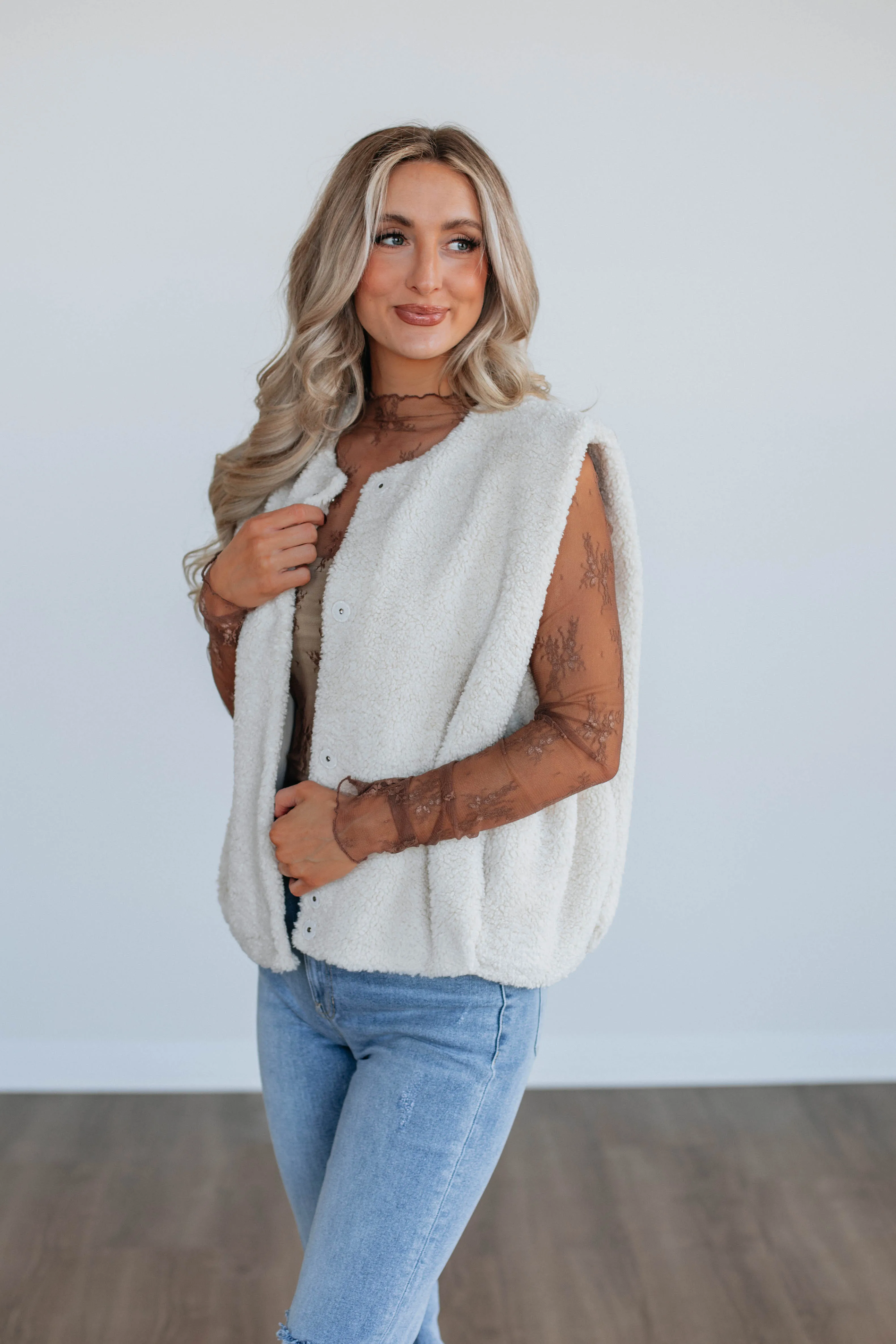 Lukea Sherpa Vest sold by Wild Oak Boutique product image thumbnail 5