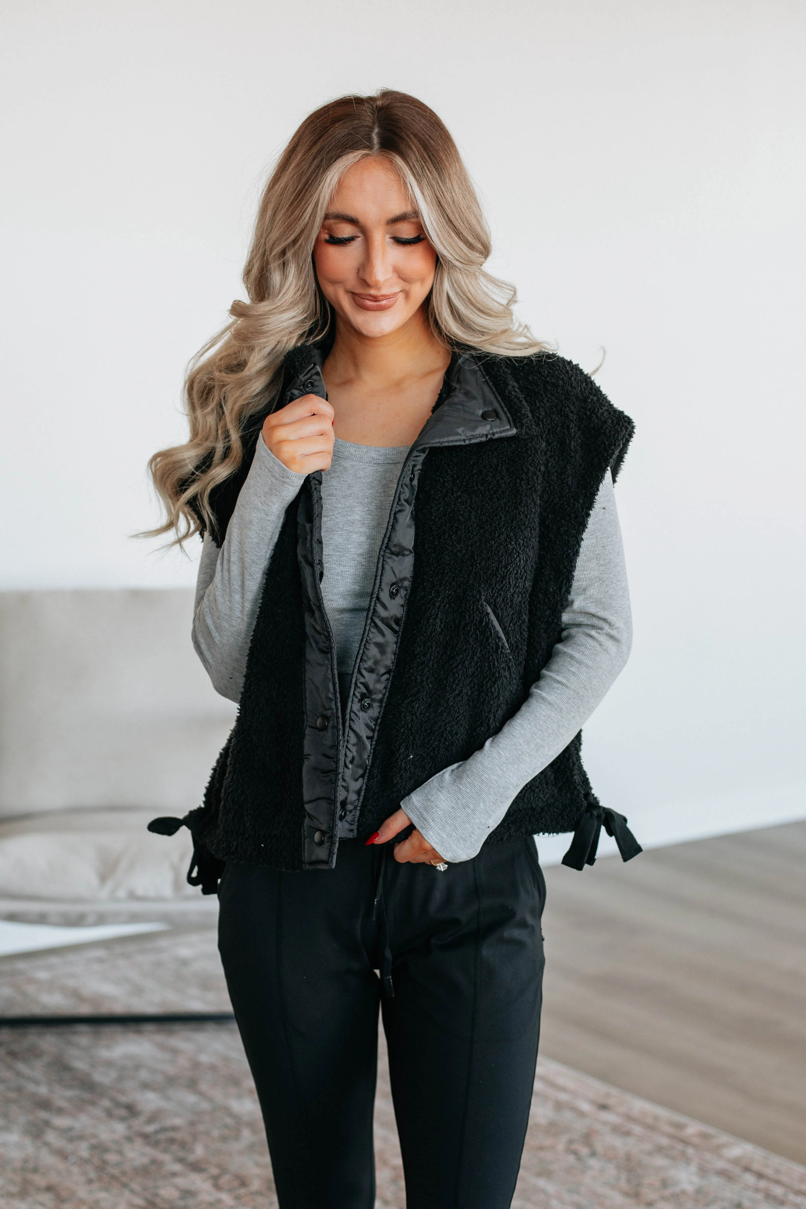 Verno Sherpa Vest - Black sold by Wild Oak Boutique product image thumbnail 4