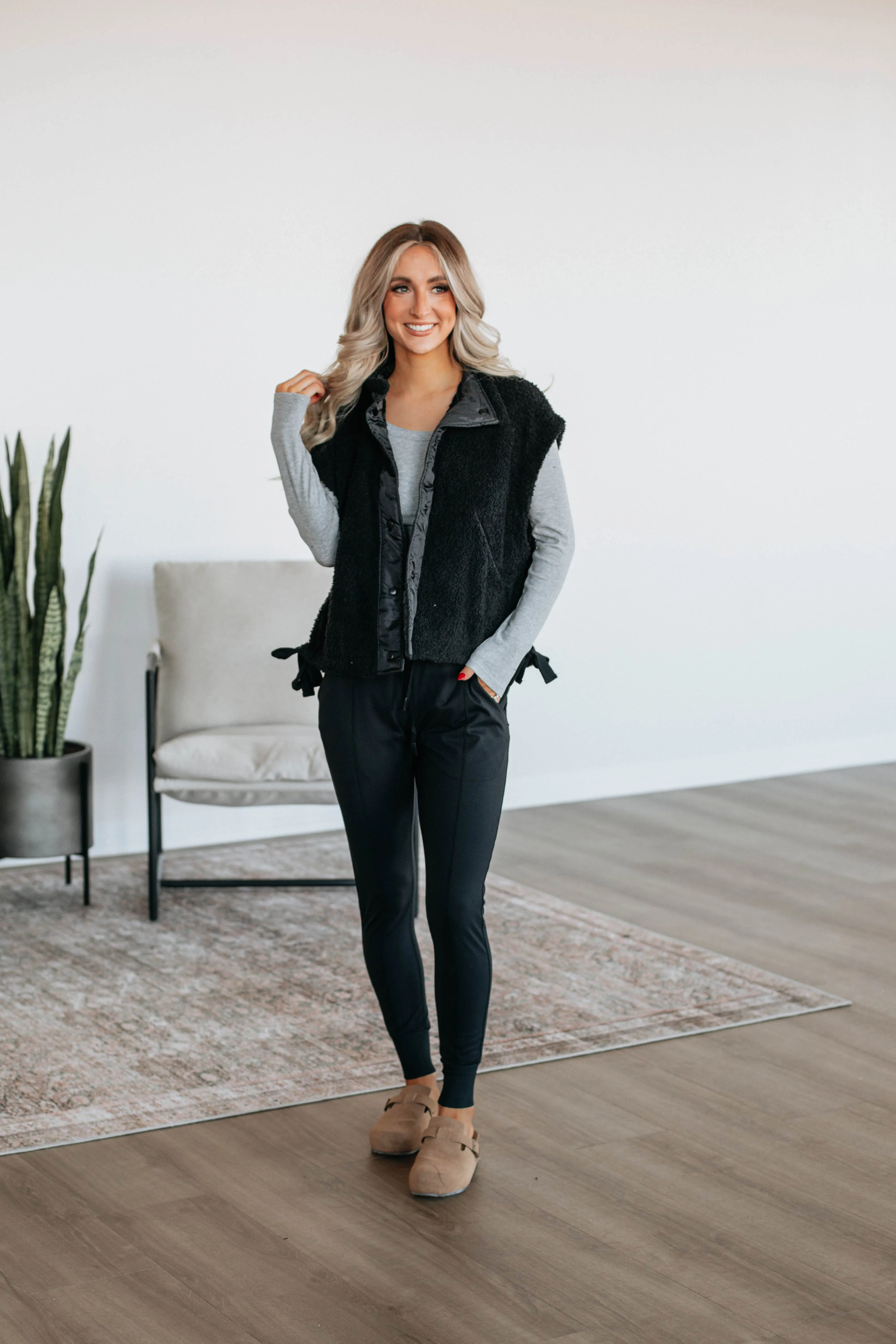 Verno Sherpa Vest - Black sold by Wild Oak Boutique product image thumbnail 3