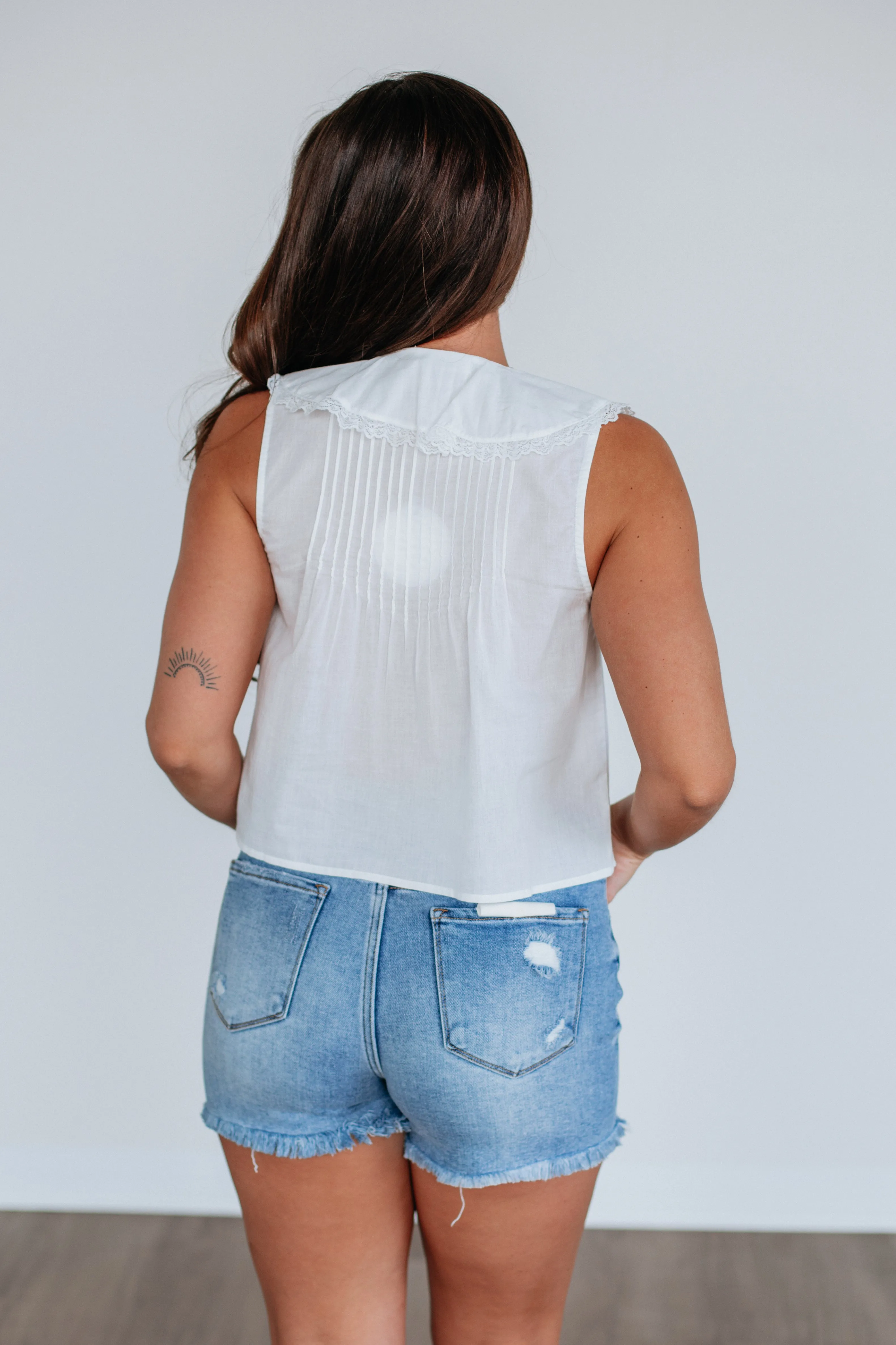 Lillian Top sold by Wild Oak Boutique product image thumbnail 5