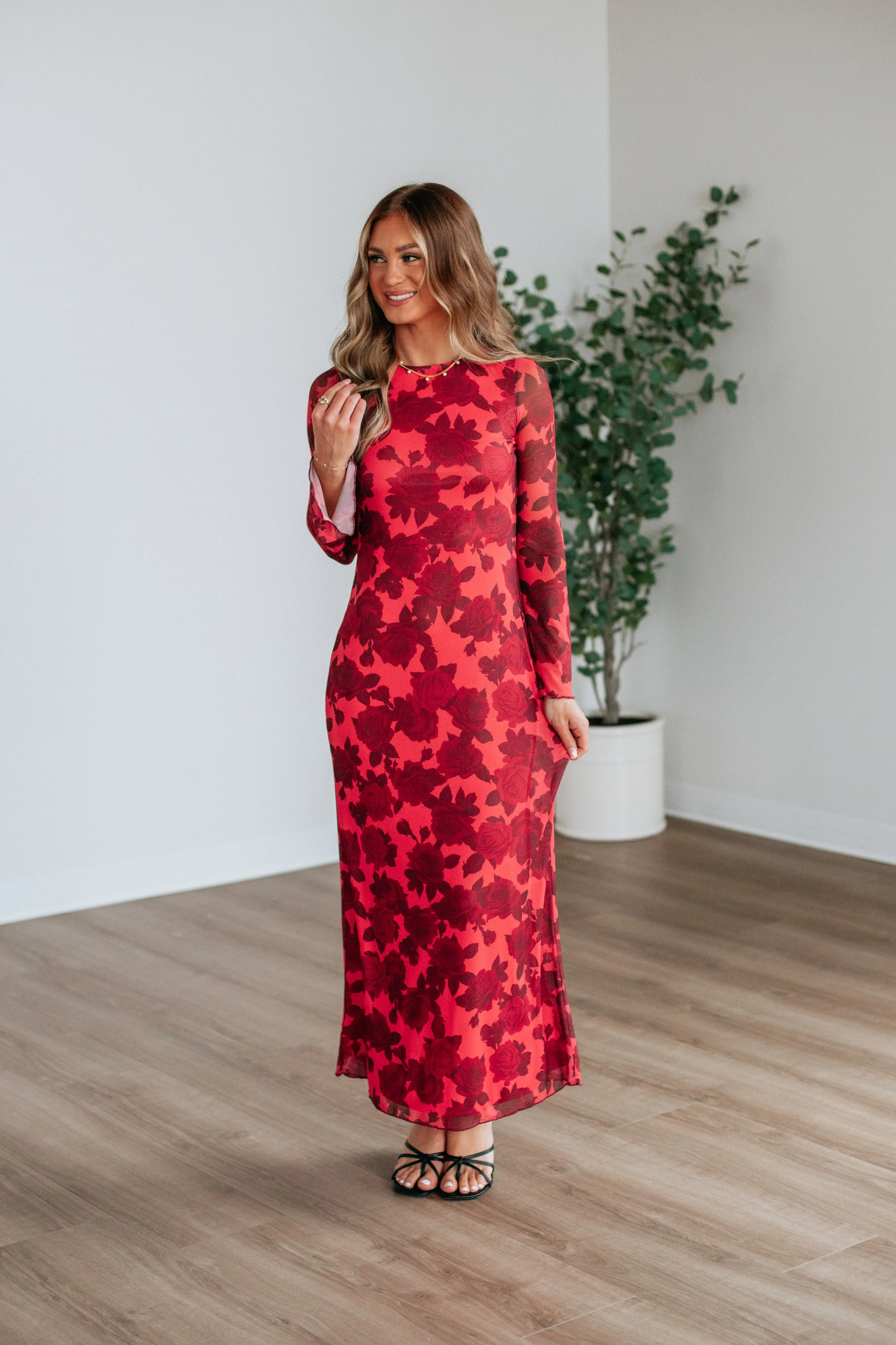 Ellys Floral Dress sold by Wild Oak Boutique product image thumbnail 5