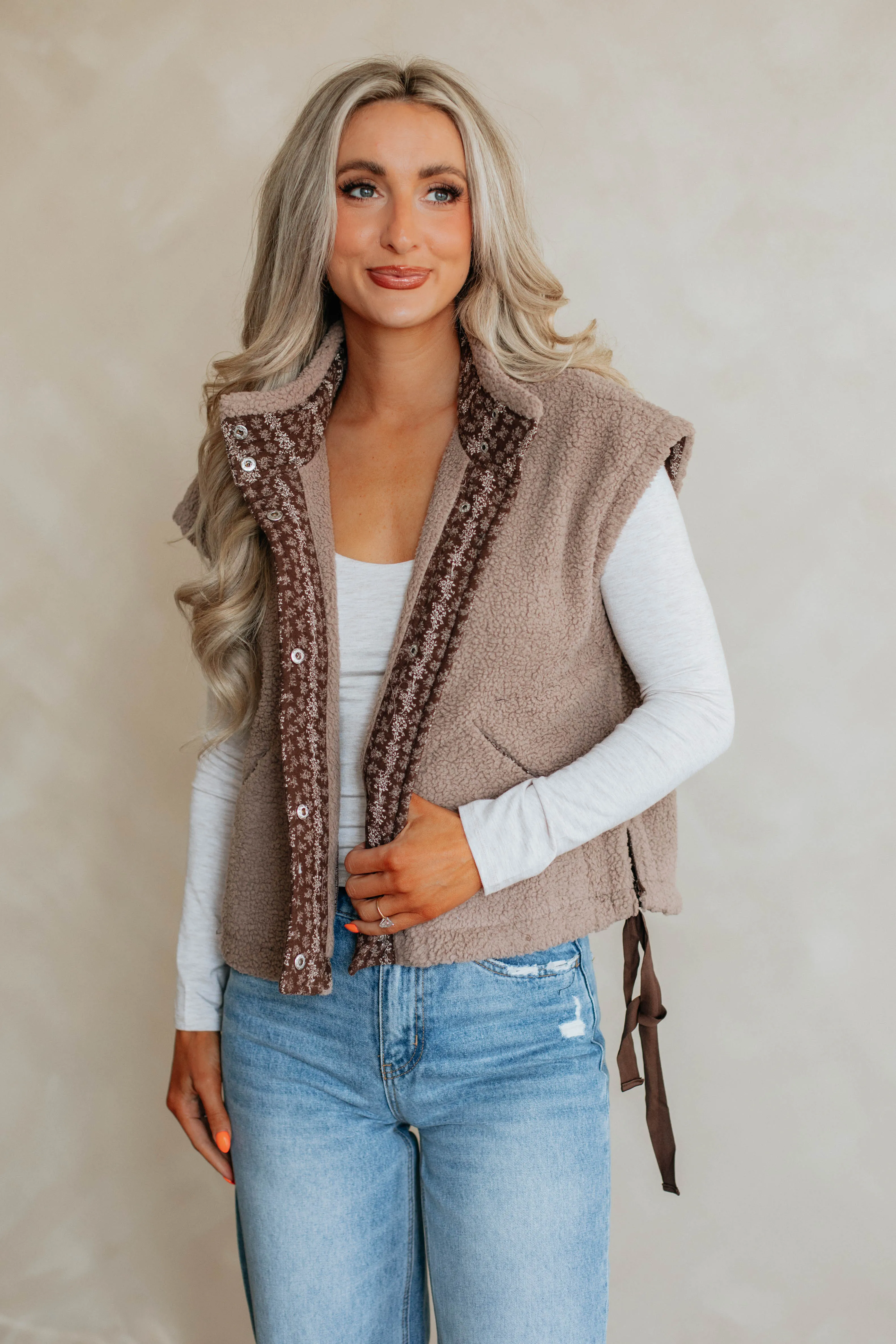 Nichole Sherpa Vest sold by Wild Oak Boutique product image thumbnail 5