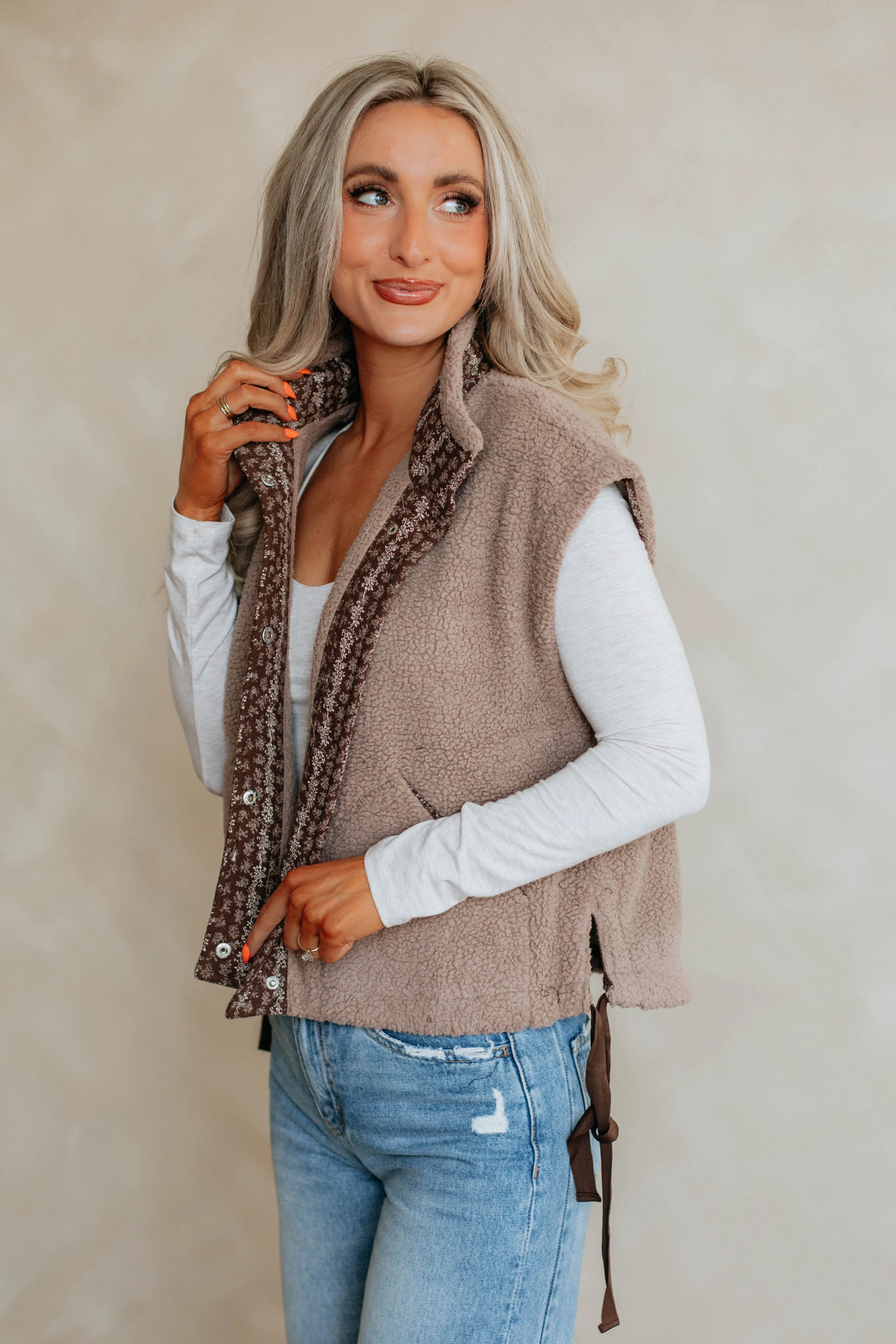 Nichole Sherpa Vest sold by Wild Oak Boutique product image thumbnail 3