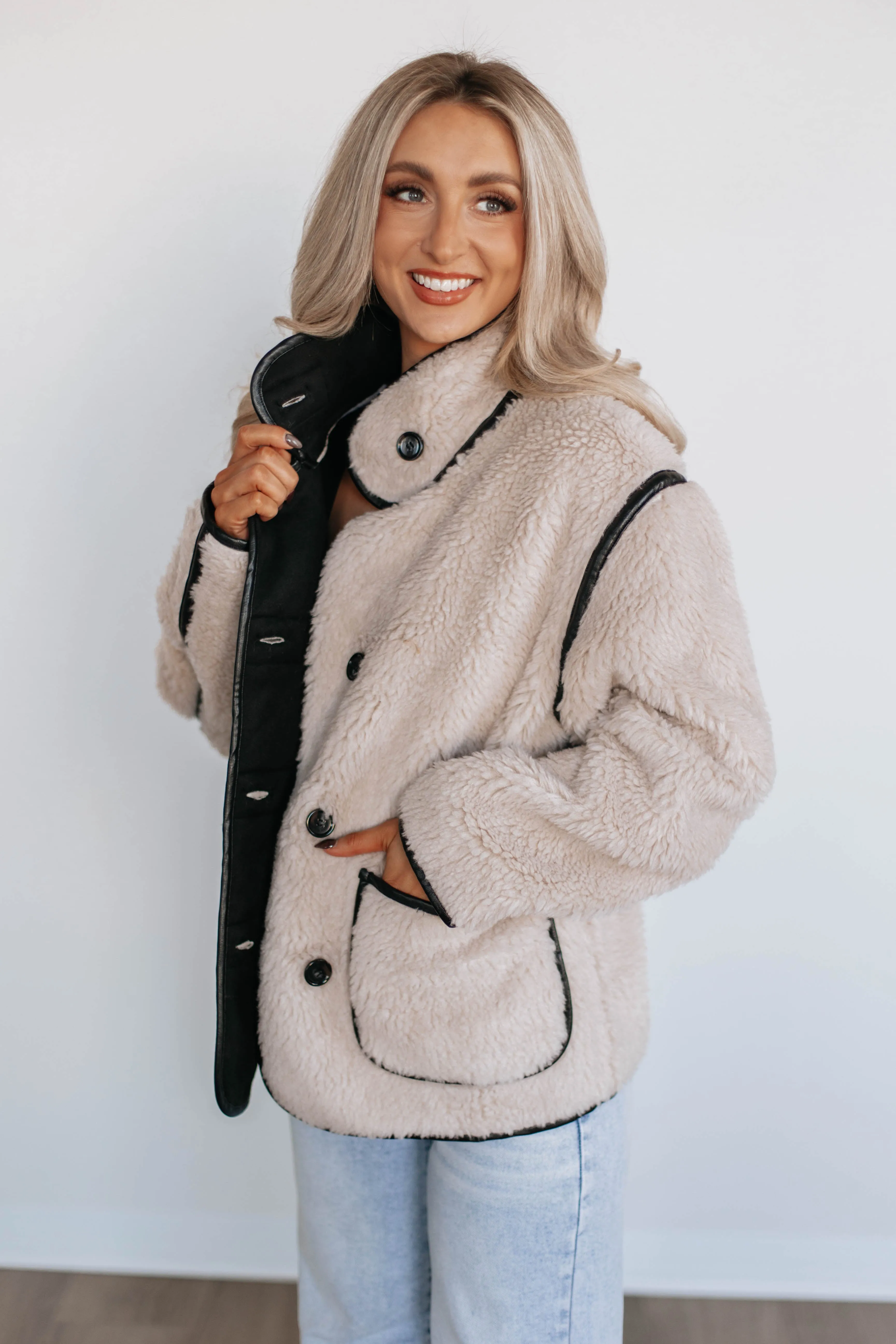 Karolyn Sherpa Jacket sold by Wild Oak Boutique product image thumbnail 3
