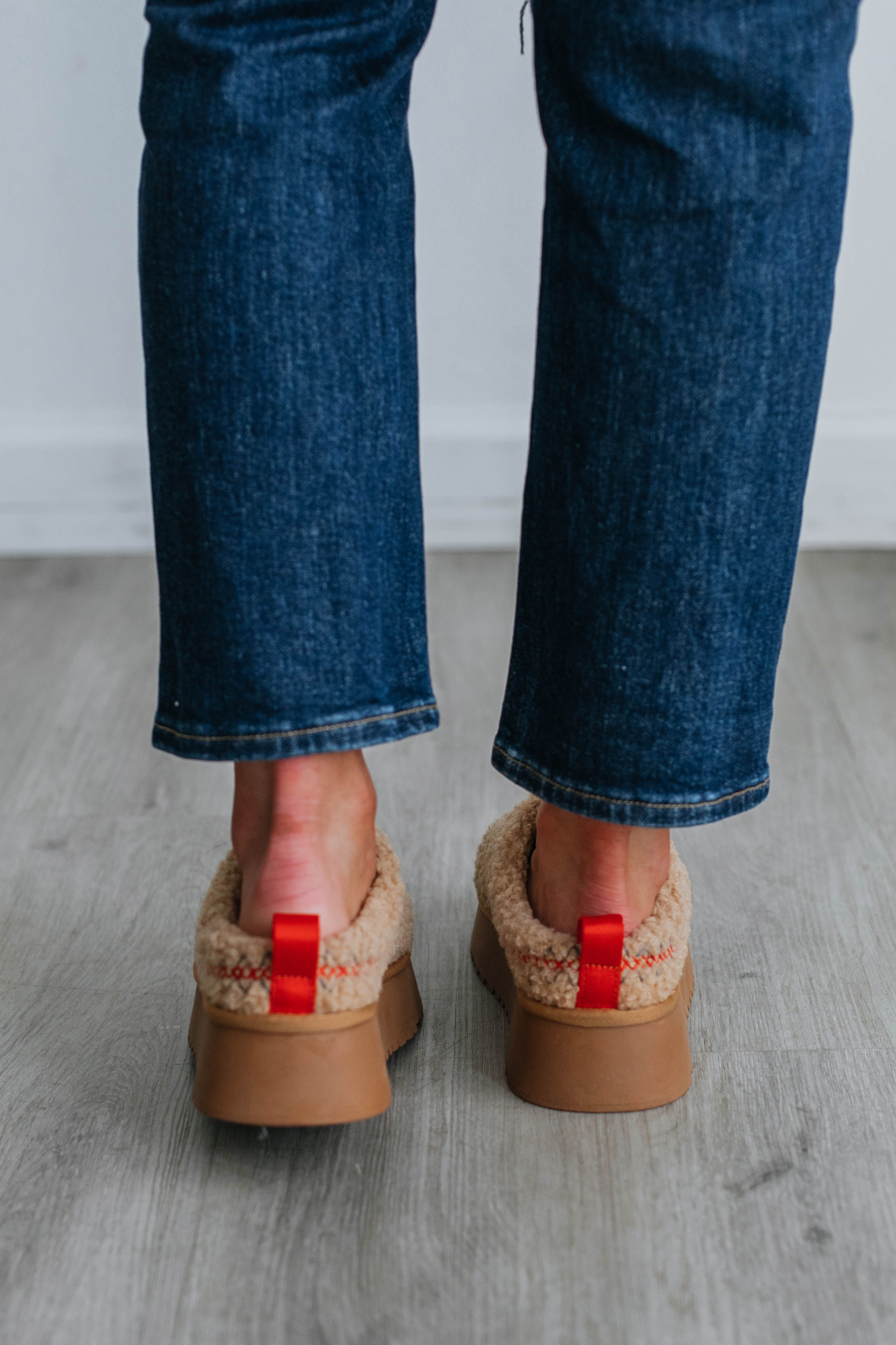 Cozy Era Sherpa Platform Slippers - Toffee sold by Wild Oak Boutique product image thumbnail 5