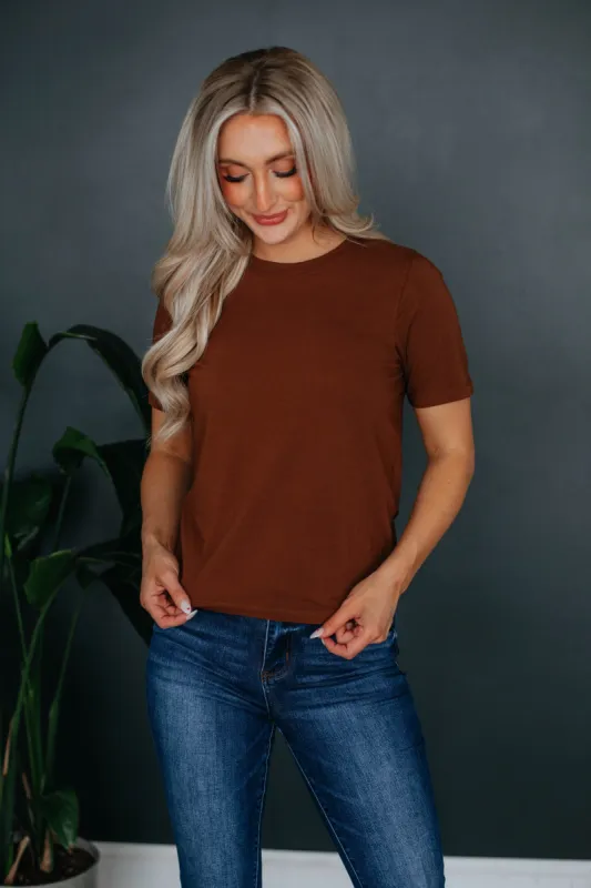 Levins Basic Tee - Chocolate made by Mono B