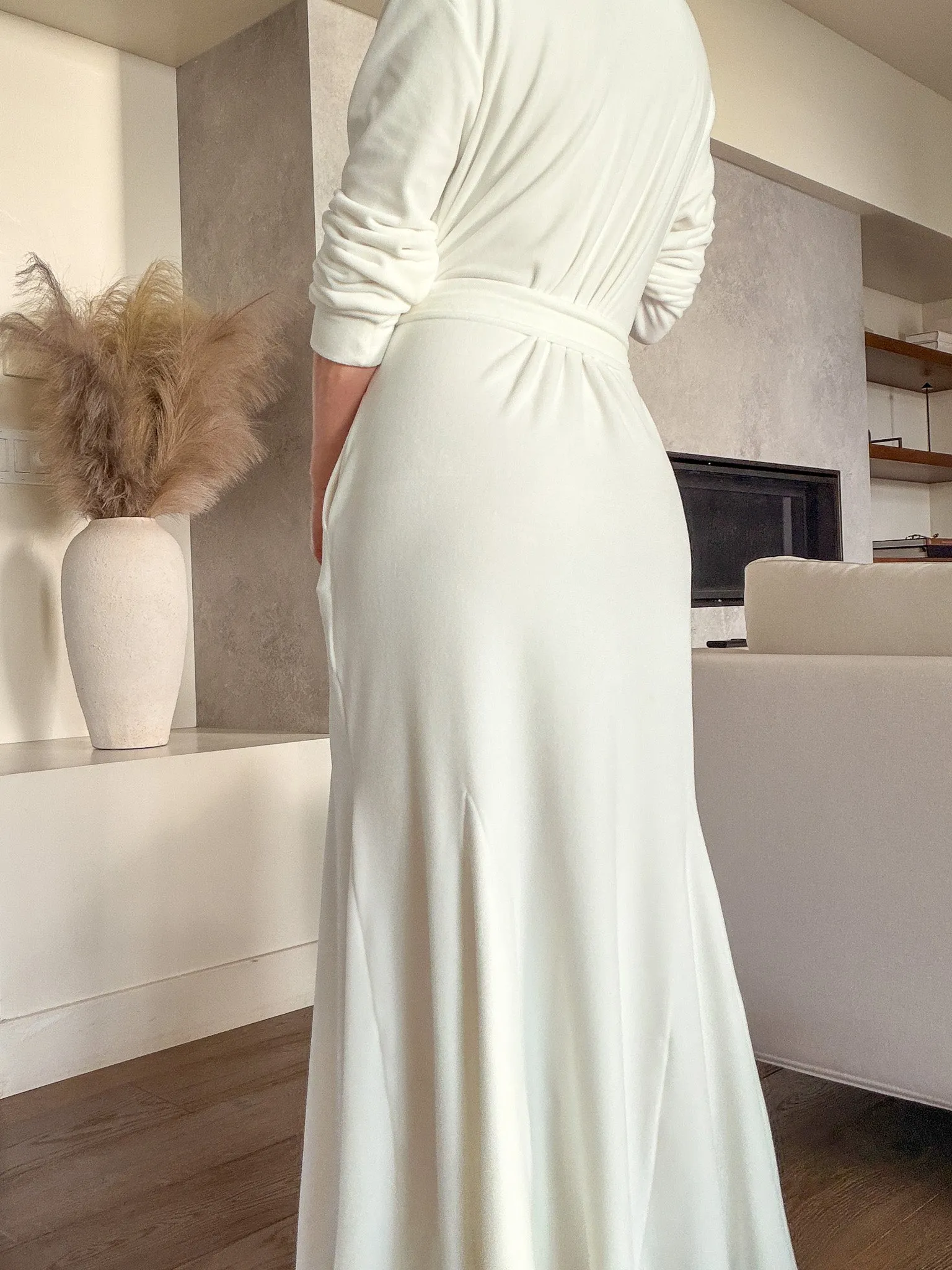 Ivory Glam Robe (PRE-ORDER) sold by Sexy Little Robe product image thumbnail 2