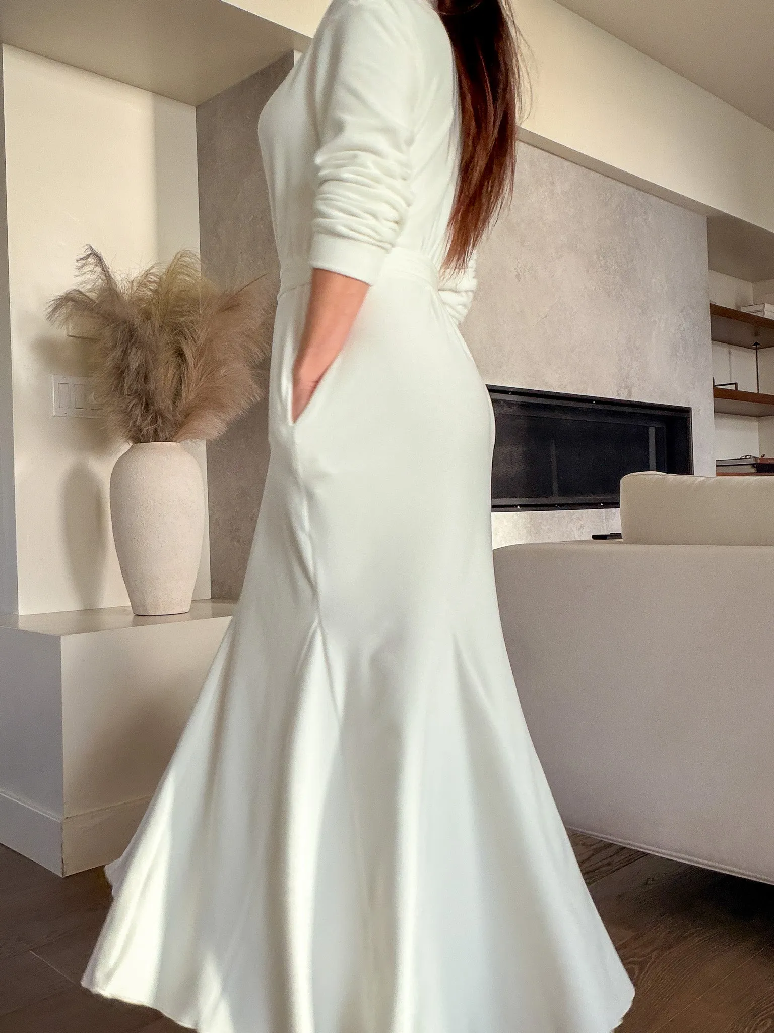 Ivory Glam Robe (PRE-ORDER) sold by Sexy Little Robe product image thumbnail 4