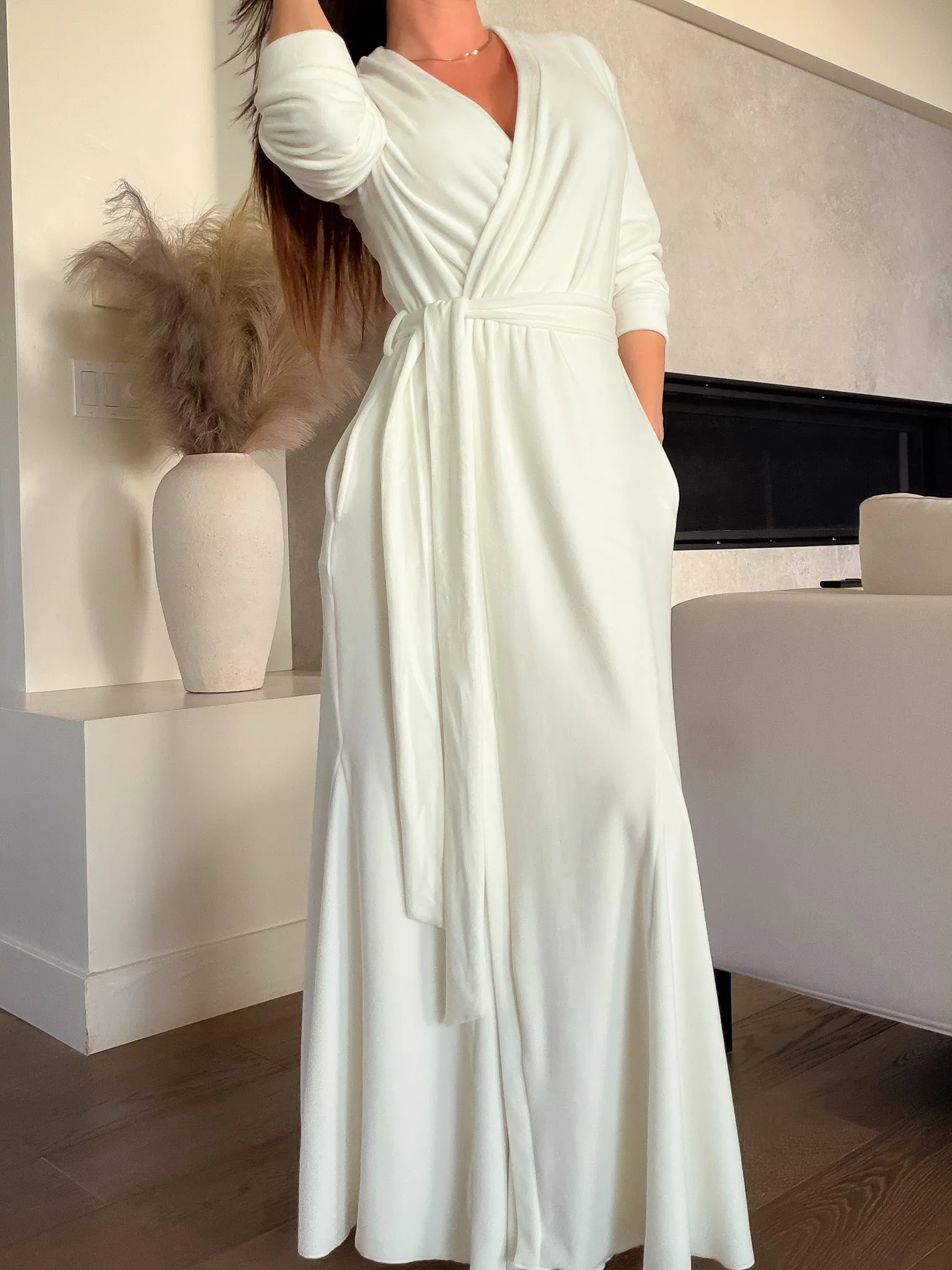 Ivory Glam Robe (PRE-ORDER) sold by Sexy Little Robe product image thumbnail 5