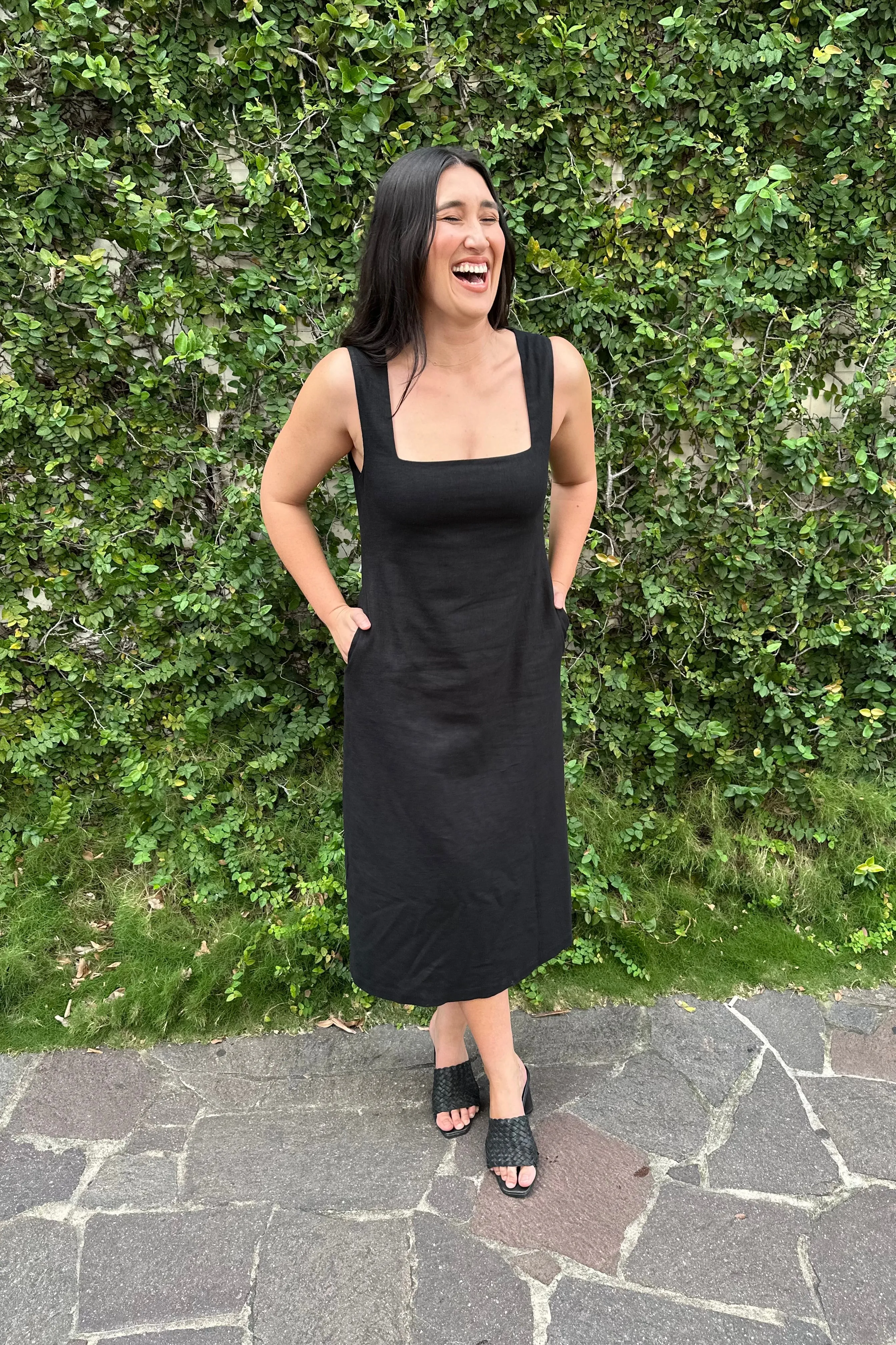 Linen Square Neck Midi Dress BLACK sold by UNE PIECE product image thumbnail 4