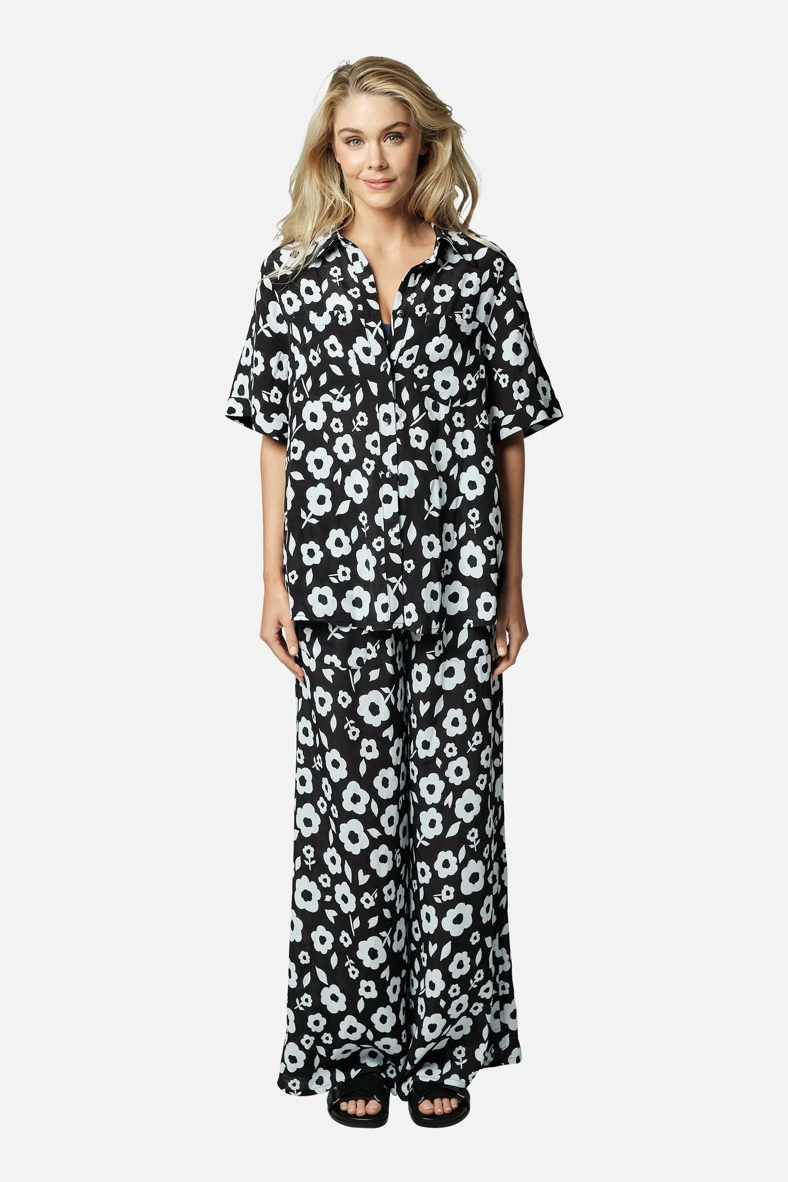 Short Sleeve Button-Up Shirt DAISY SILHOUETTE BLACK sold by UNE PIECE product image thumbnail 4