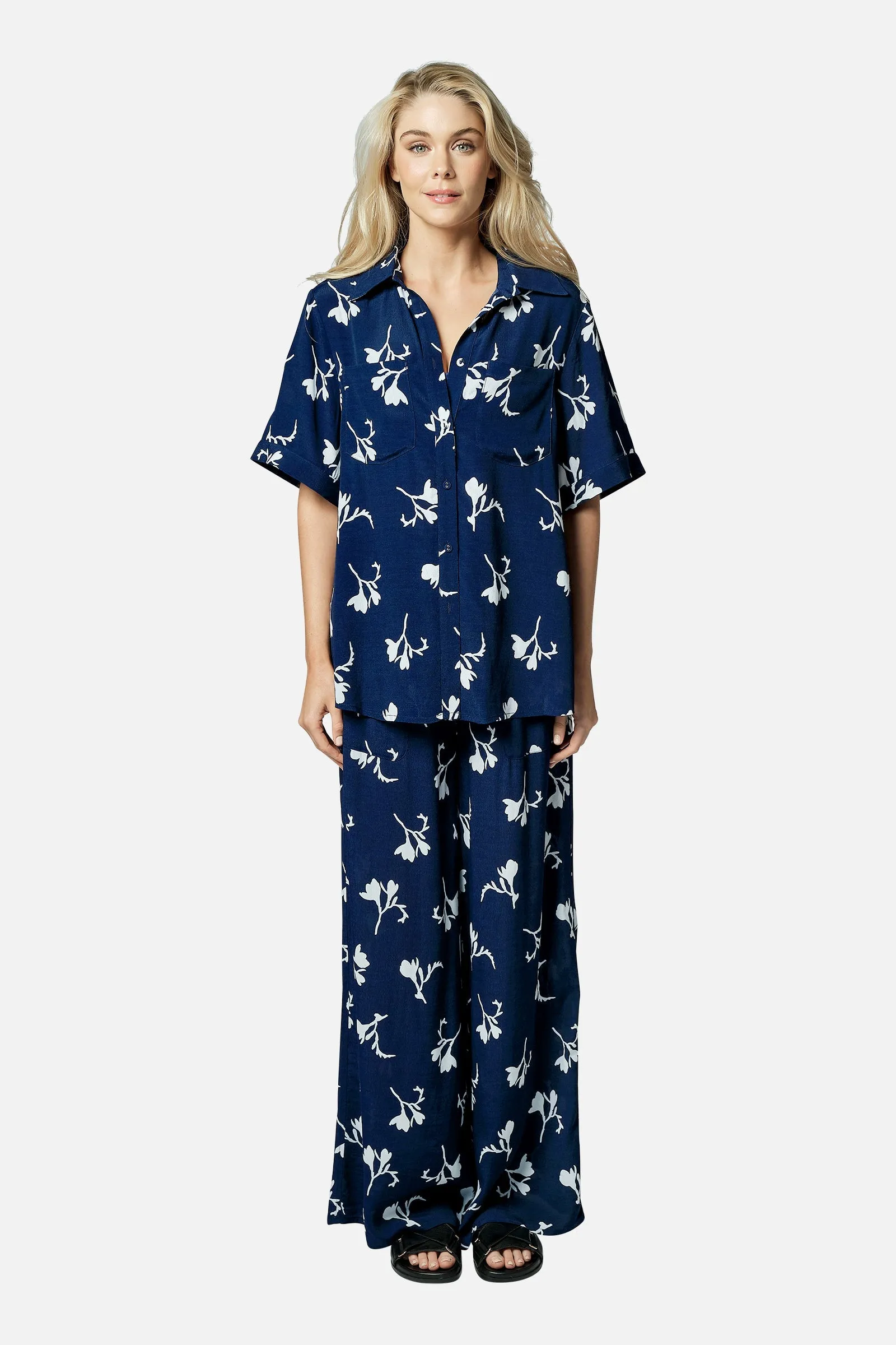 Short Sleeve Button-Up Shirt FREESIA SILHOUETTE NAVY sold by UNE PIECE product image thumbnail 2