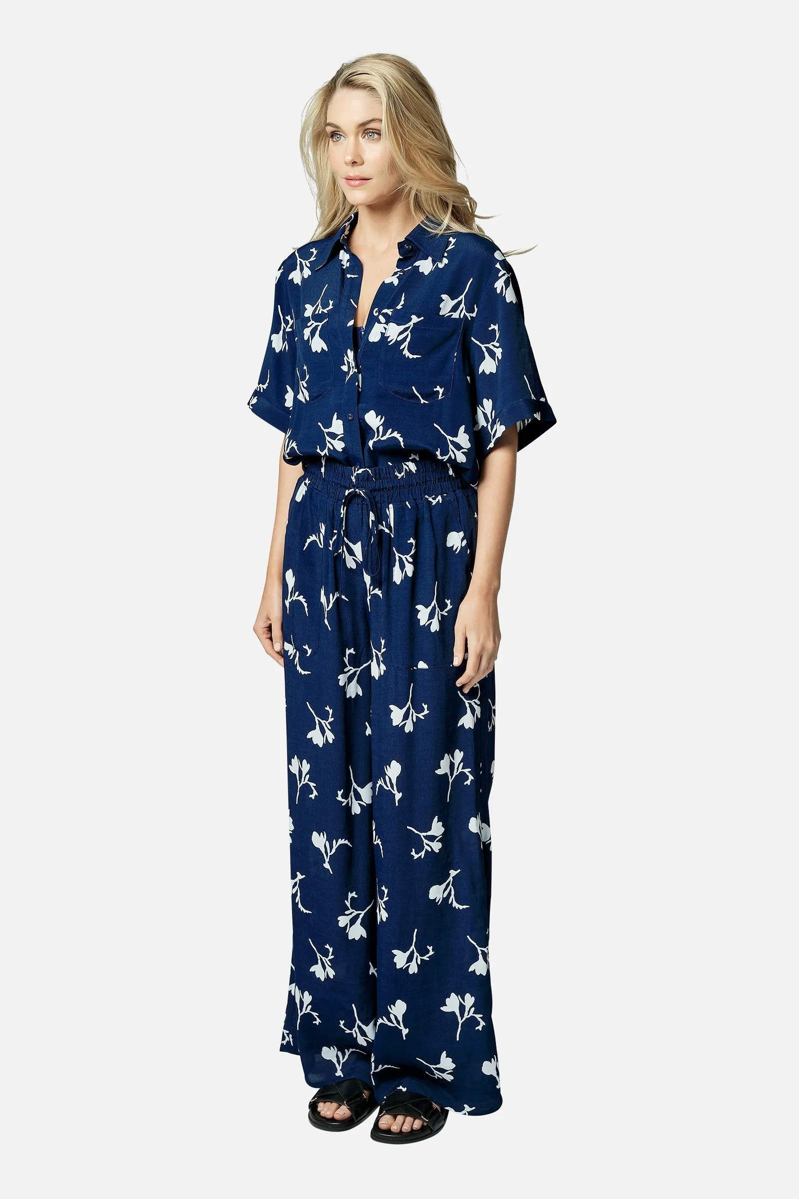 Palazzo Pants FREESIA SILHOUETTE NAVY sold by UNE PIECE product image thumbnail 3