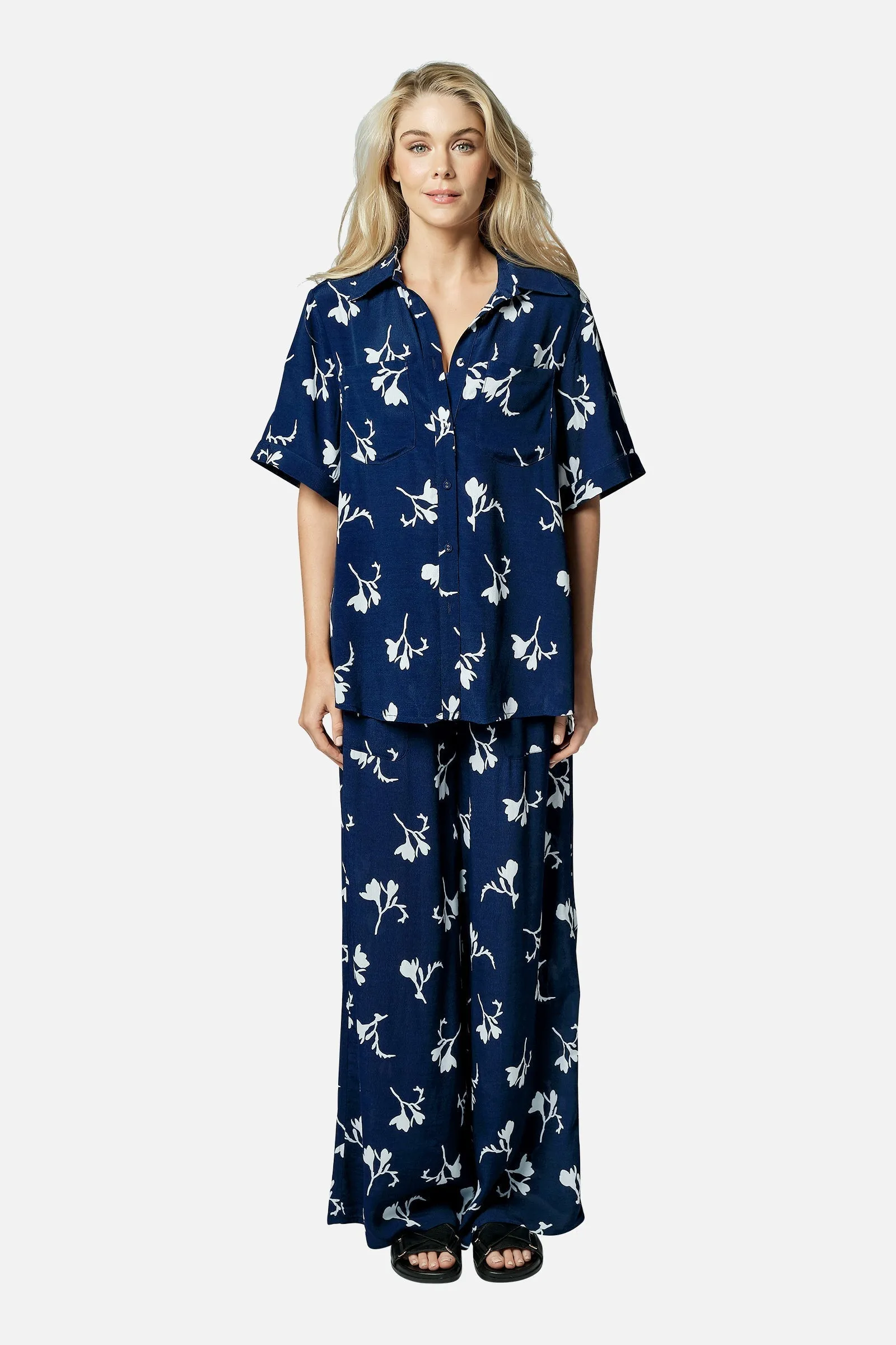 Palazzo Pants FREESIA SILHOUETTE NAVY sold by UNE PIECE product image thumbnail 5