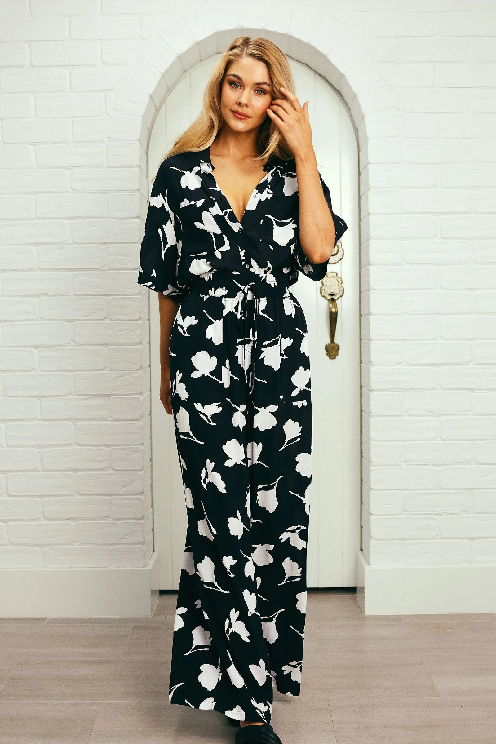 Palazzo Pants MAGNOLIA SILHOUETTE BLACK sold by UNE PIECE product image thumbnail 3