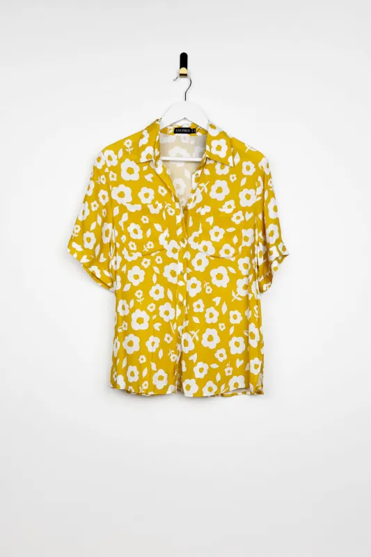 [Sample] Short Sleeve Button-Up Shirt DAISY SILHOUETTE YELLOW sold by UNE PIECE