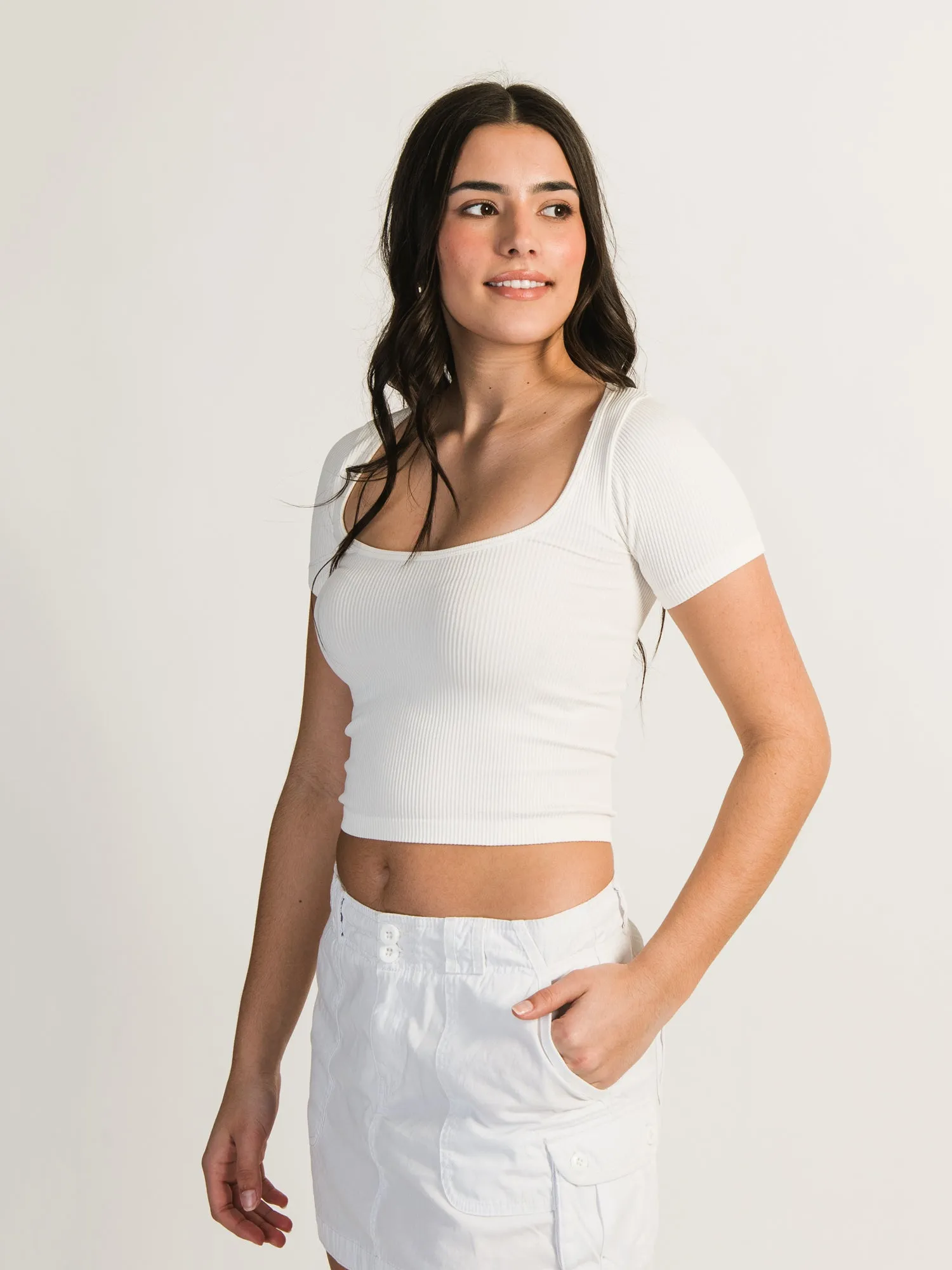 HARLOW SQUARE NECK SEAMLESS TEE - WHITE - CLEARANCE sold by Boathouse product image thumbnail 2